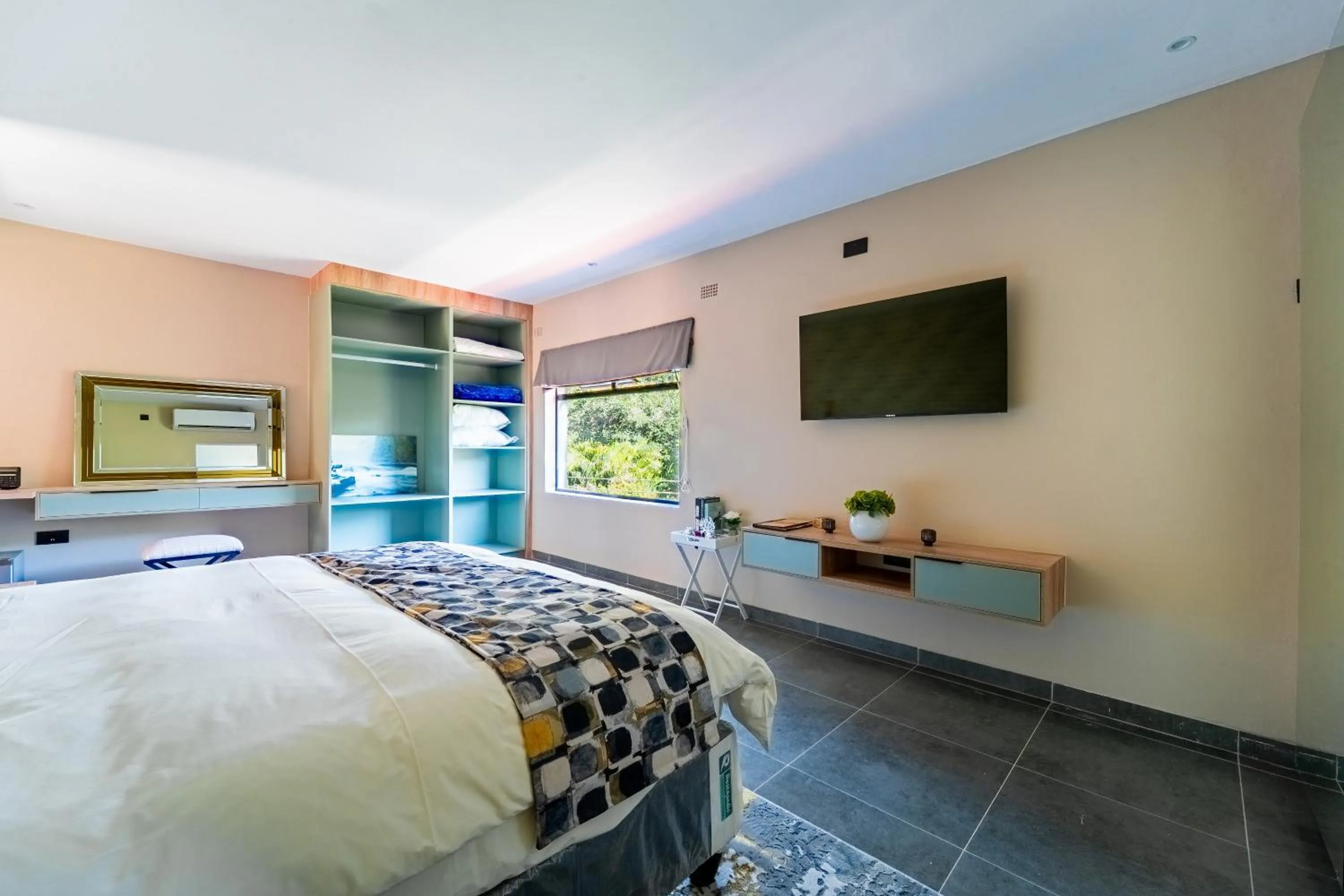 Bed in The Little Outlook