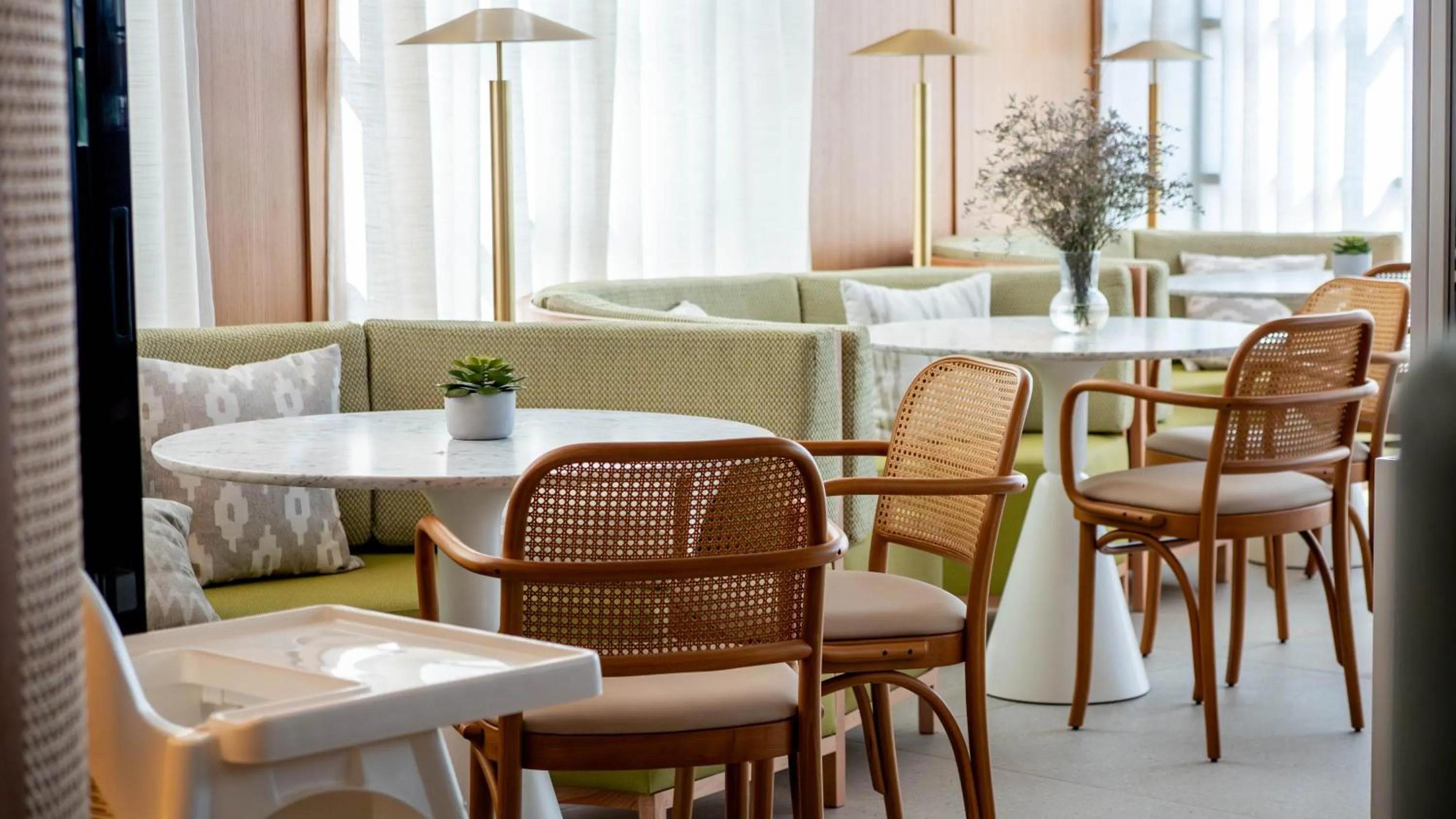 Seating area in Alcázar Hotel Sóller