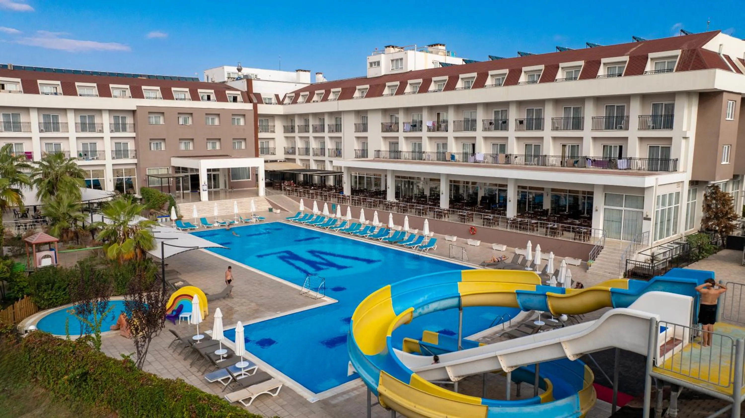 Swimming pool in White Lilyum Hotel - All Inclusive