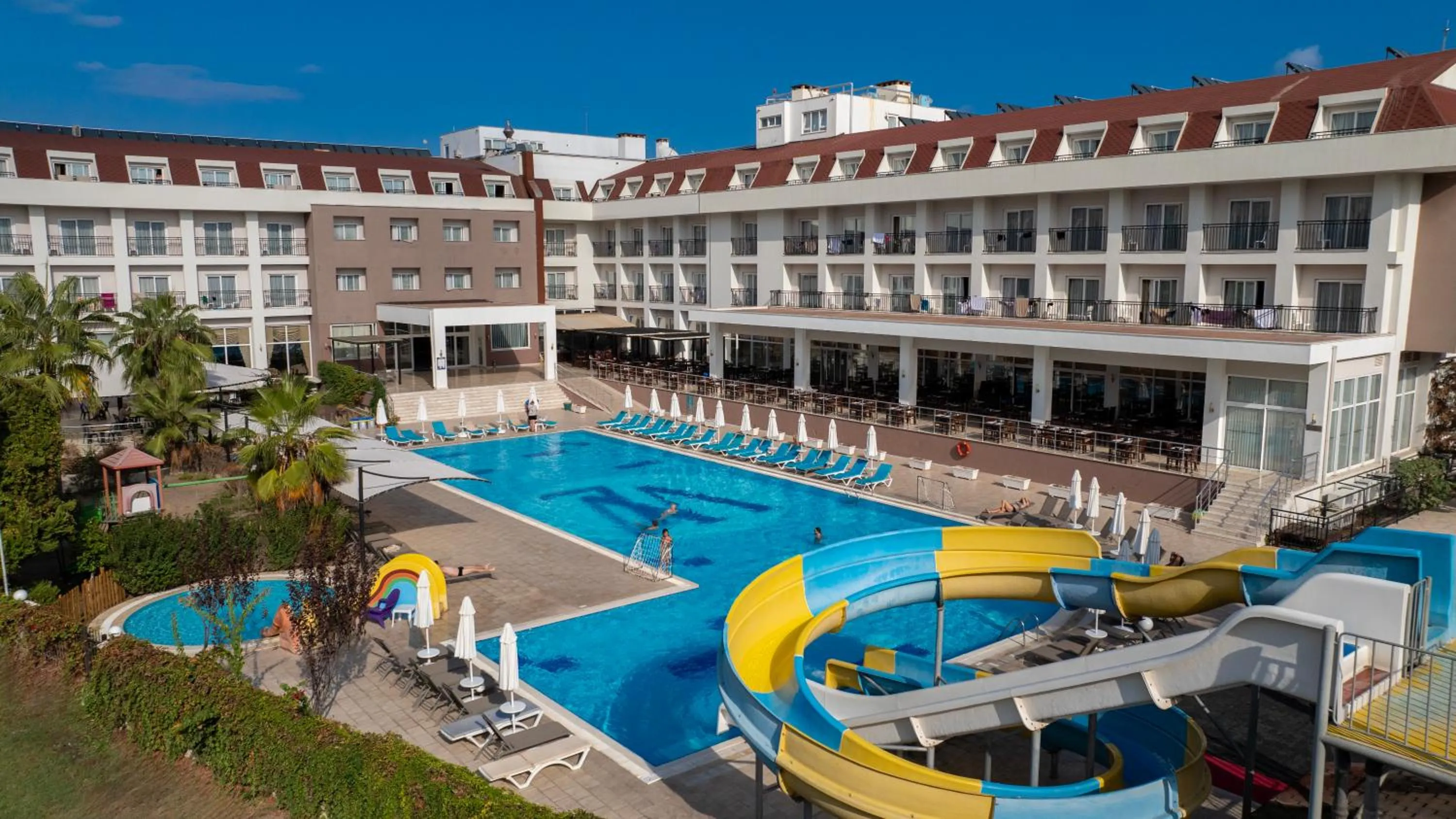 Swimming pool in White Lilyum Hotel - All Inclusive