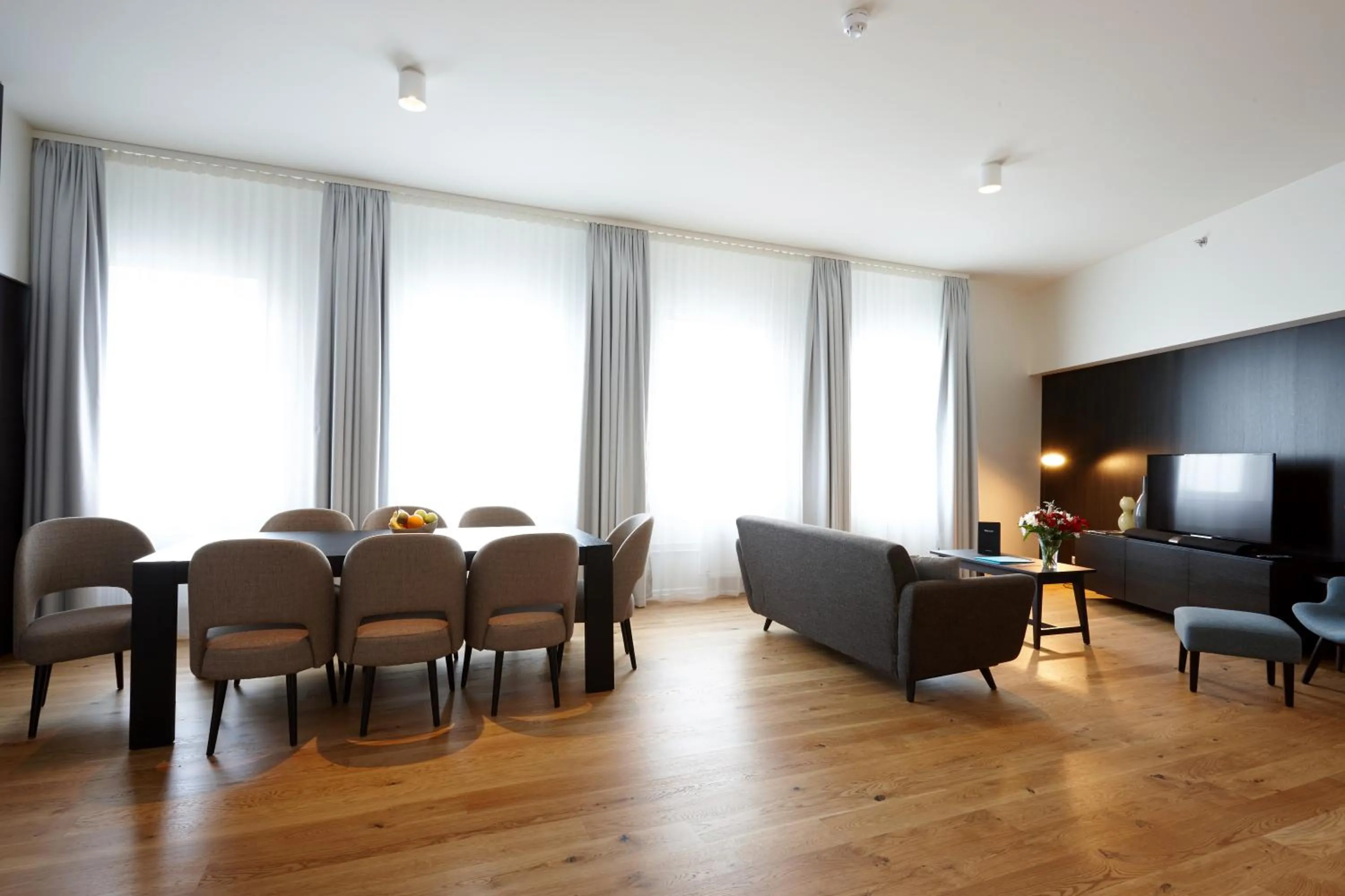 Seating area in Fosshotel Reykjavík