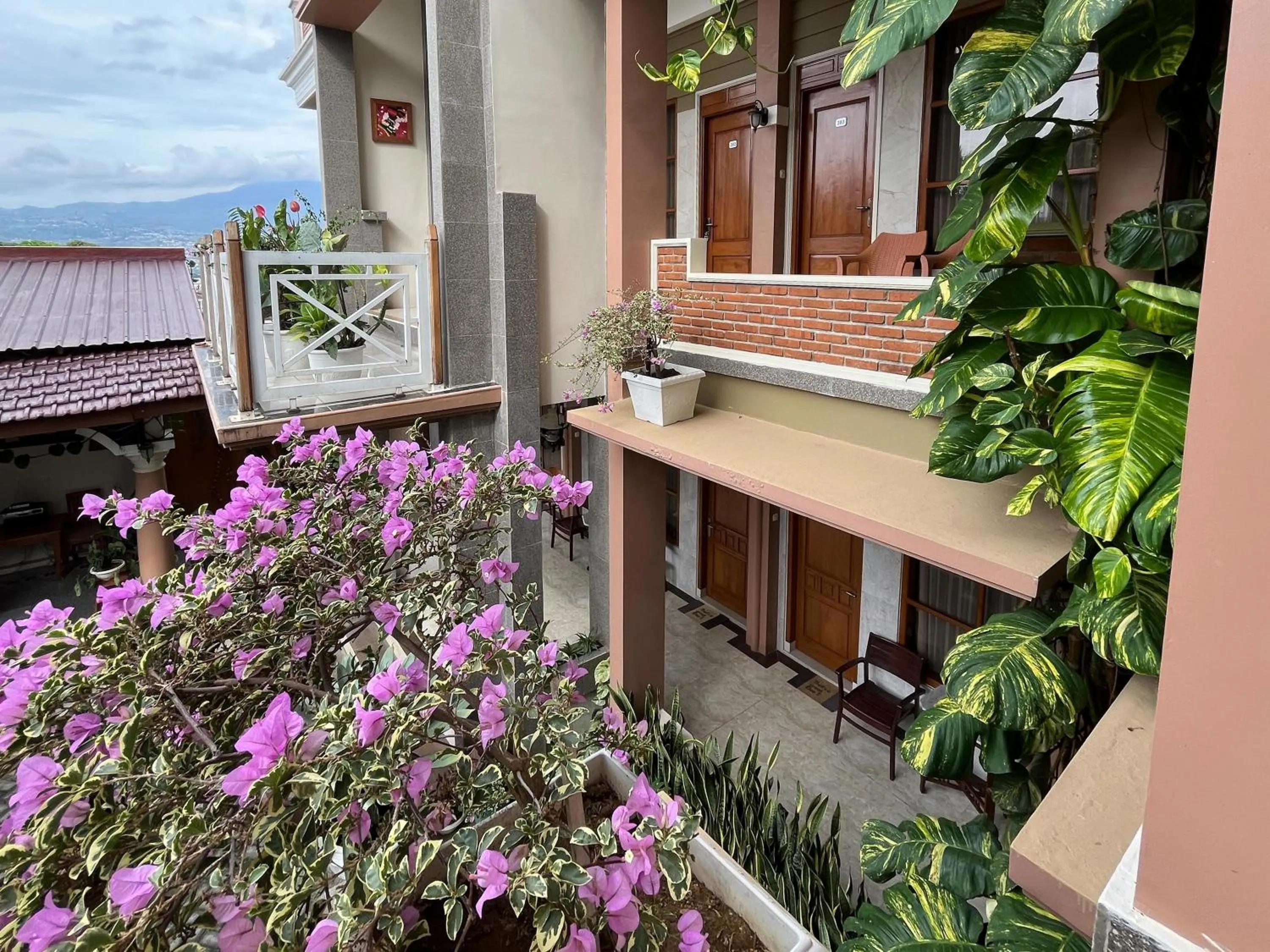 Property building in Urbanview Syariah Hotel Kanigara Batu