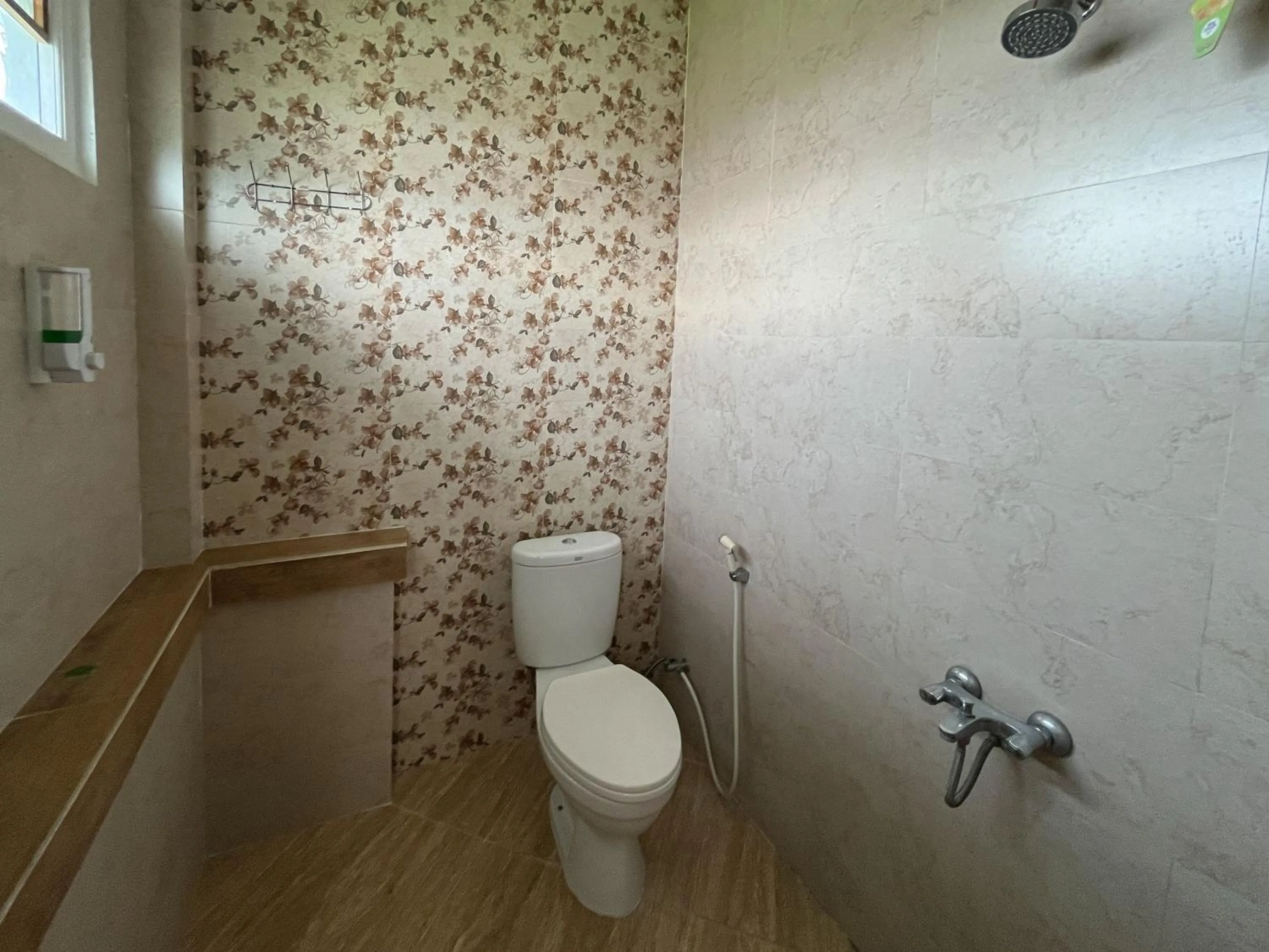 Bathroom in Urbanview Syariah Hotel Kanigara Batu