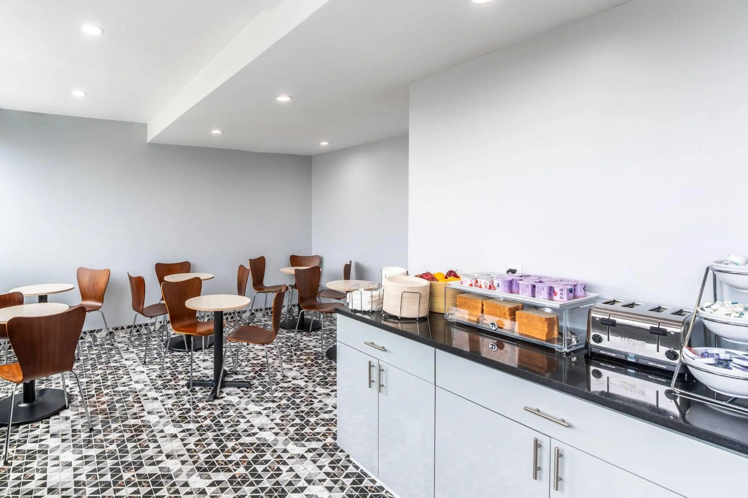 Restaurant/places to eat in Days Inn by Wyndham New York Chinatown