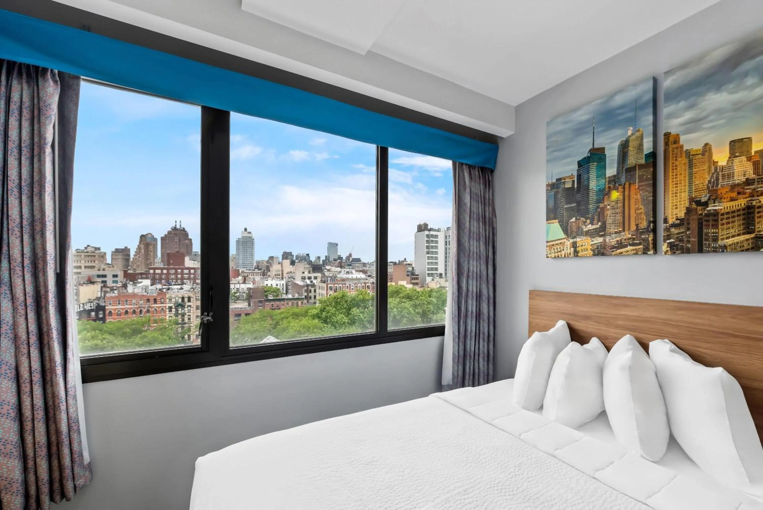 Bed in Days Inn by Wyndham New York Chinatown