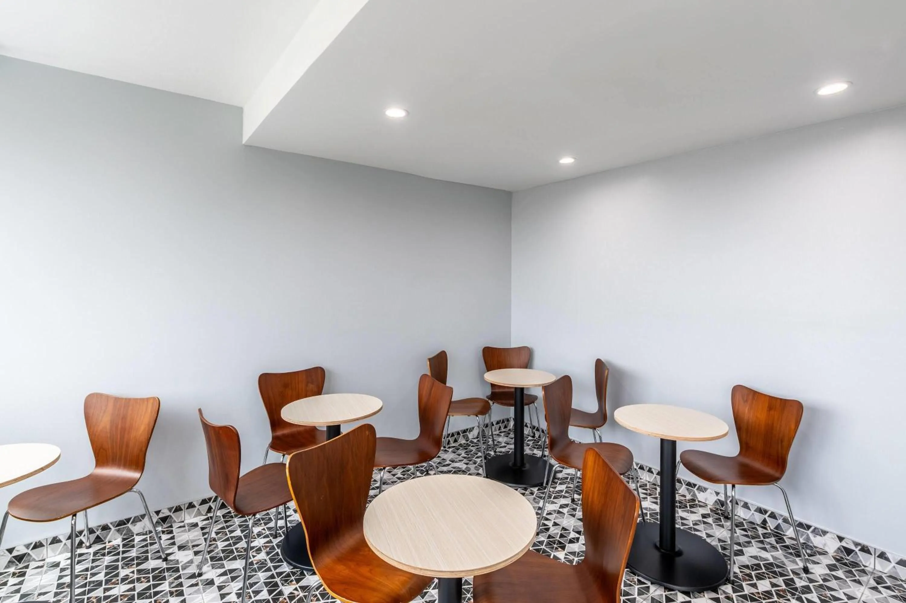 Restaurant/places to eat in Days Inn by Wyndham New York Chinatown