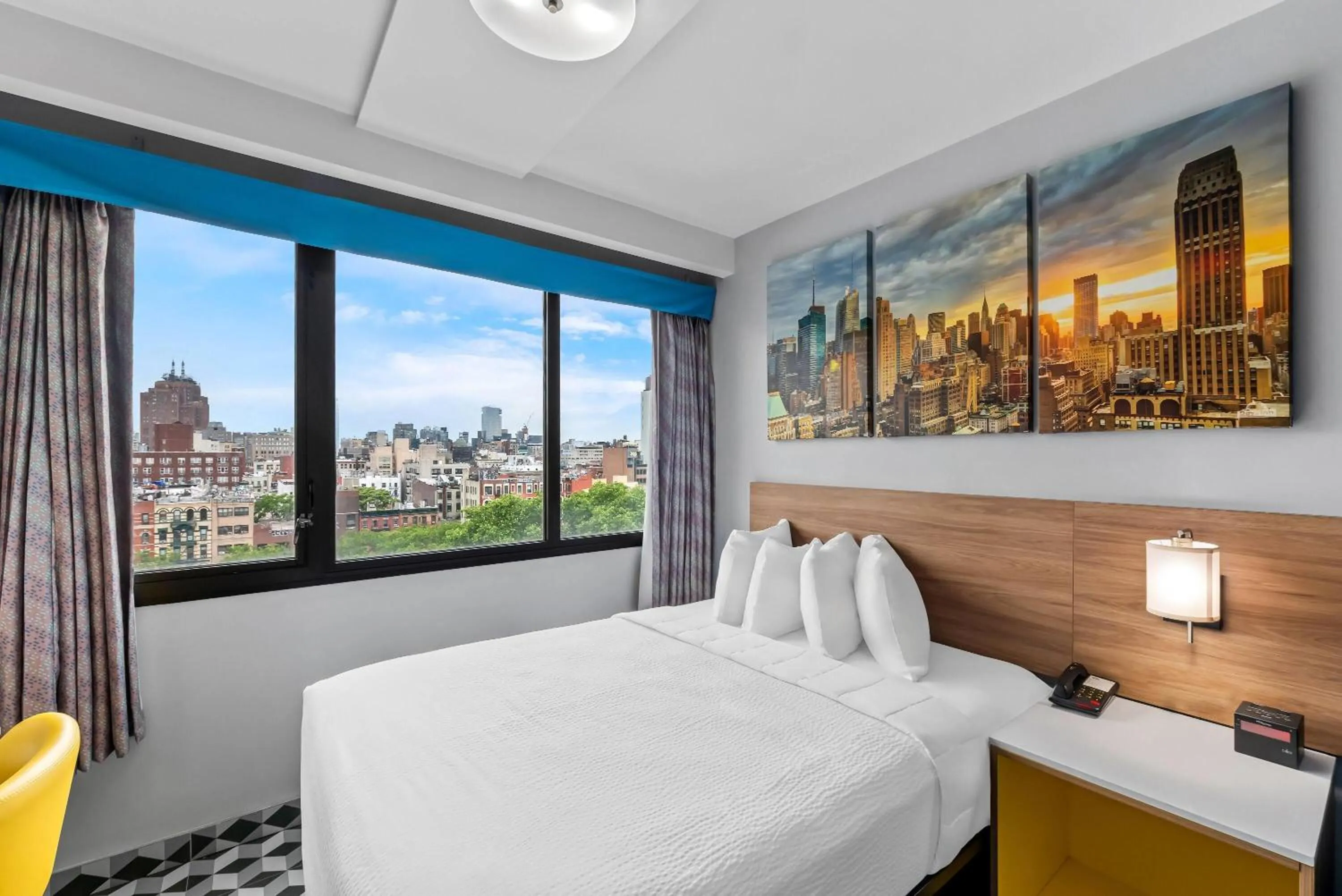 Bed in Days Inn by Wyndham New York Chinatown