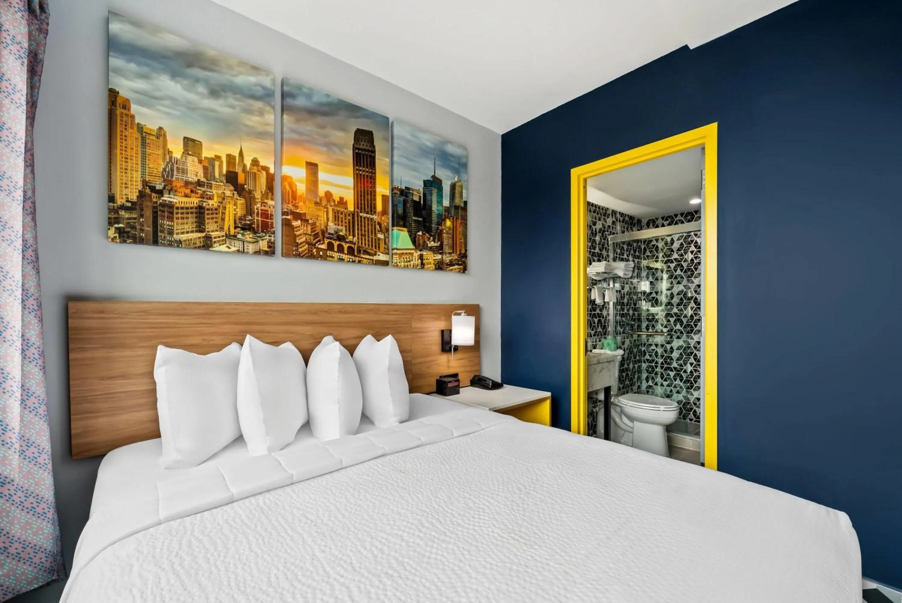 Bed in Days Inn by Wyndham New York Chinatown