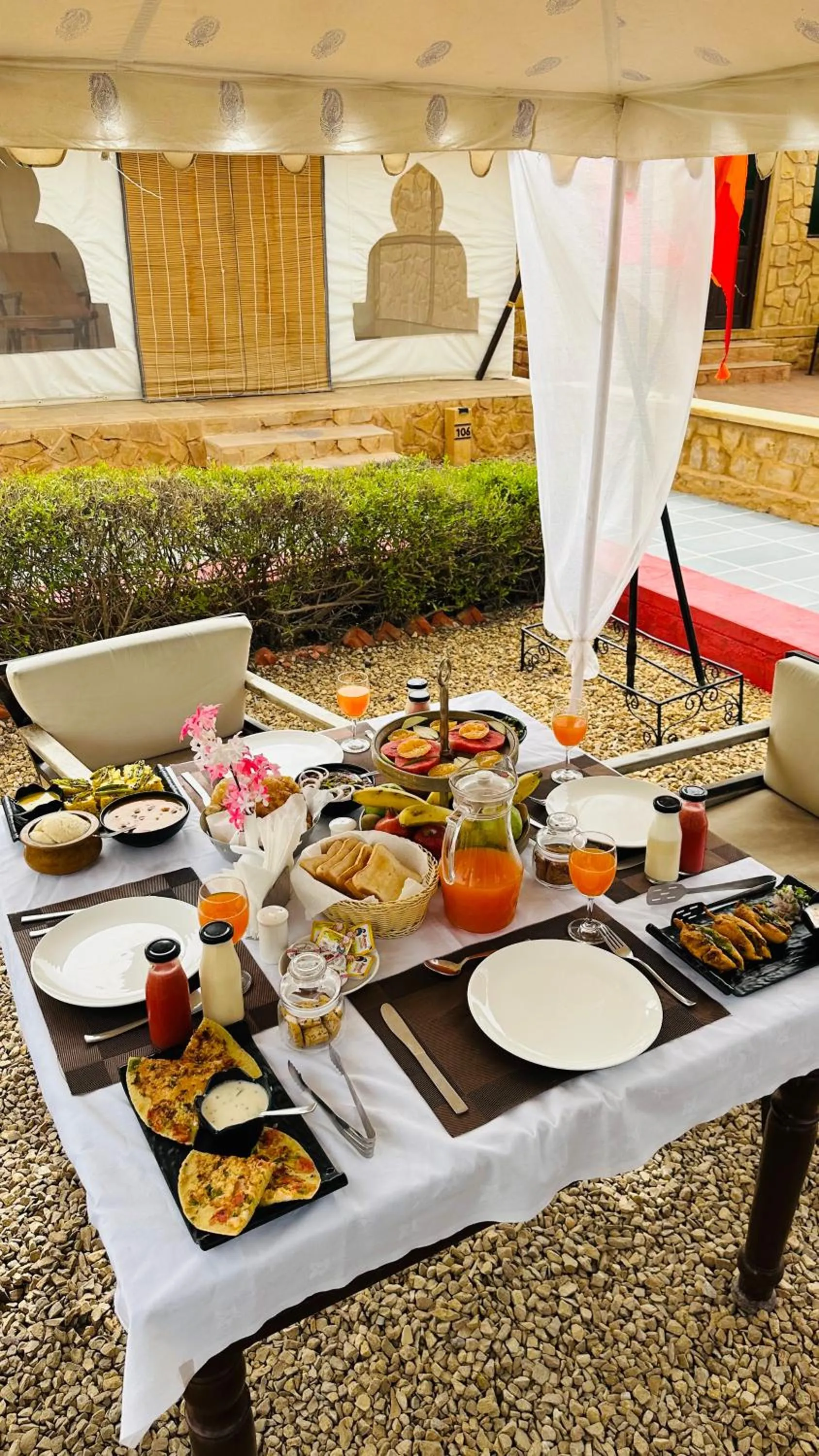 Breakfast in The Mama's Resort & Camp