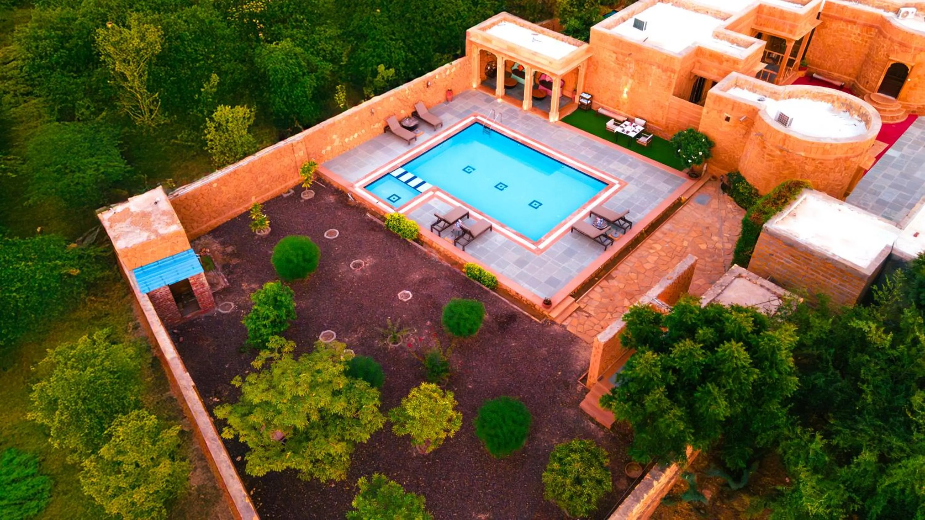 Swimming pool in The Mama's Resort & Camp