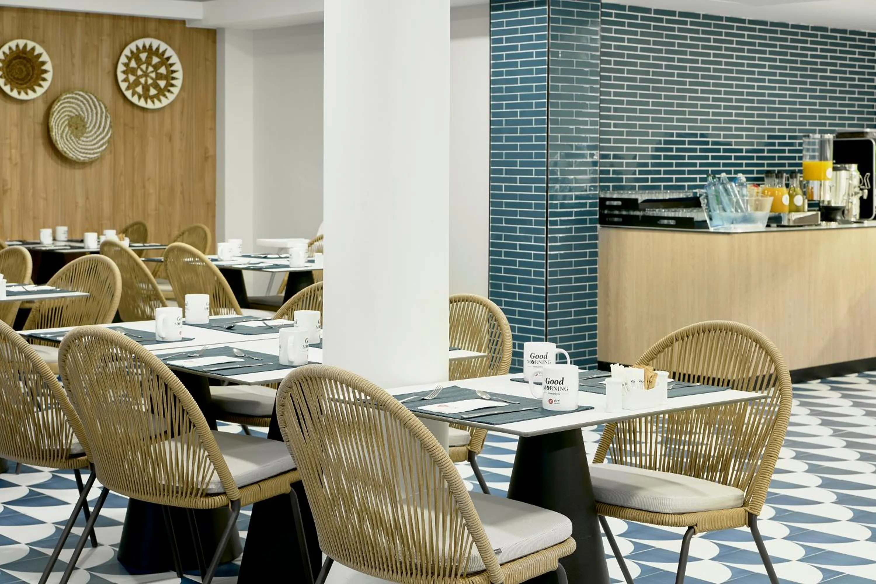 Breakfast in Exe Portals Nous