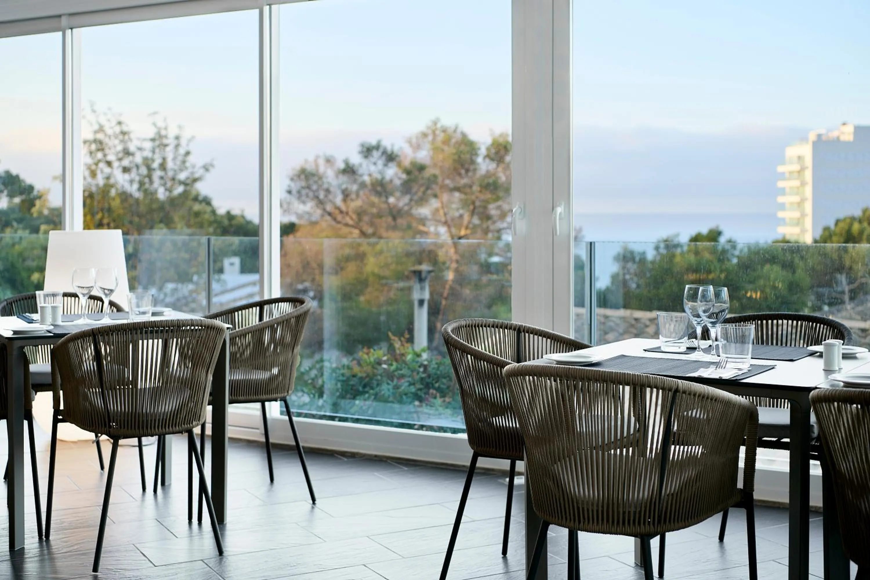 Restaurant/places to eat in Exe Portals Nous