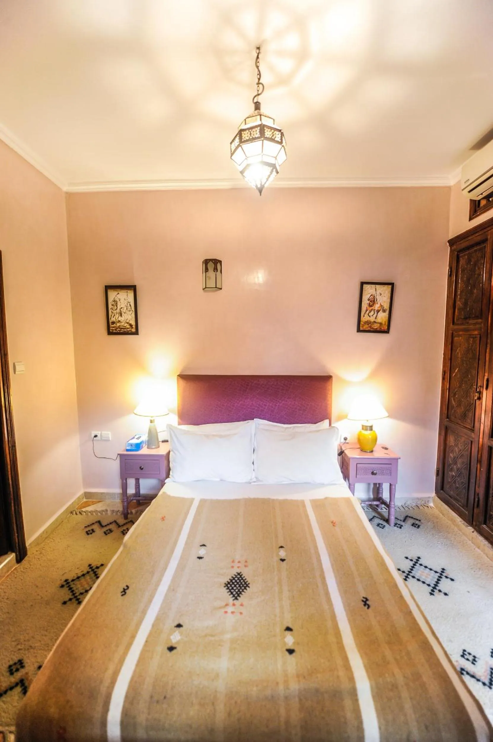 Bed in Riad Errabii & Spa