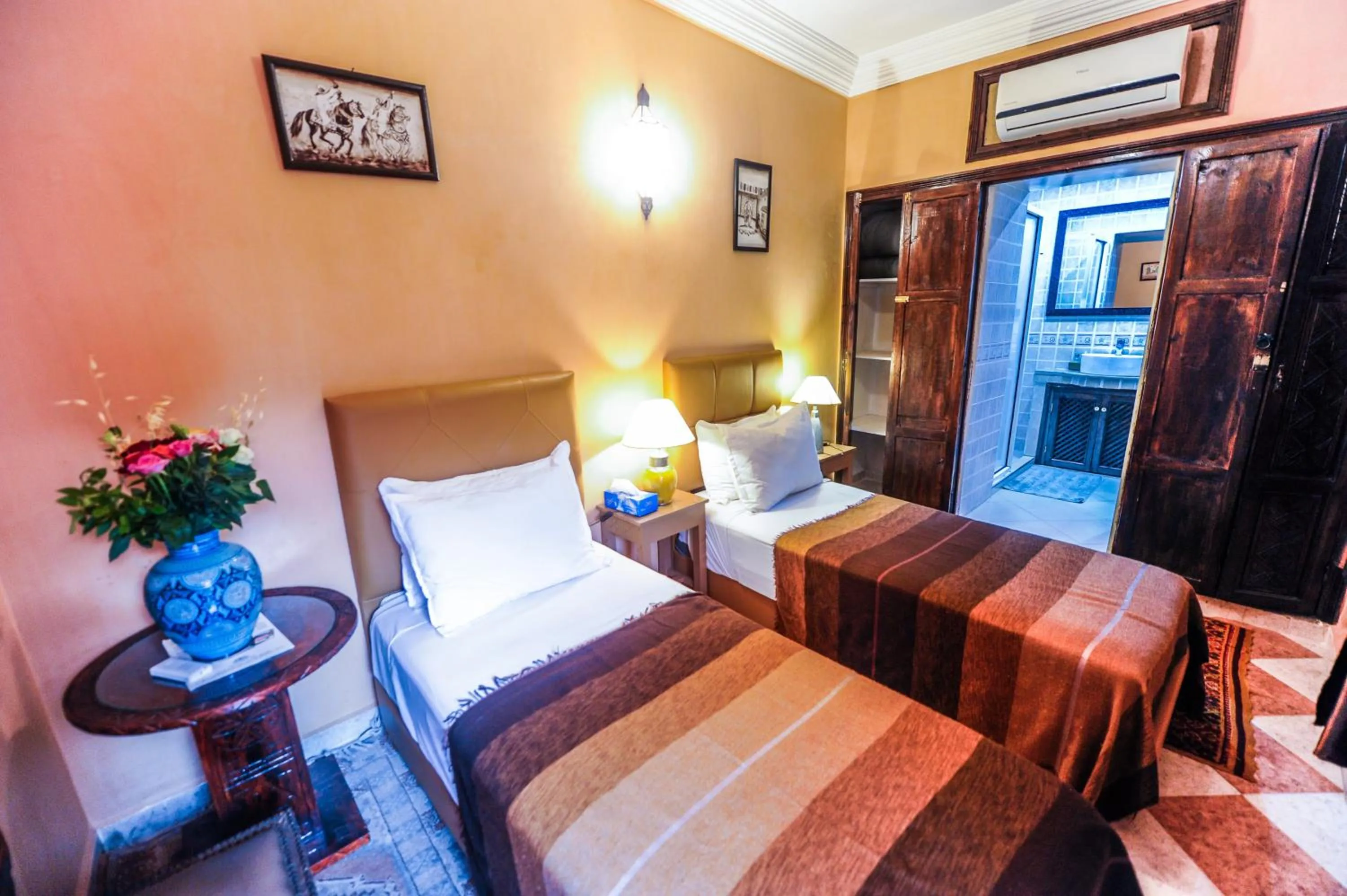 Photo of the whole room, Bed in Riad Errabii & Spa