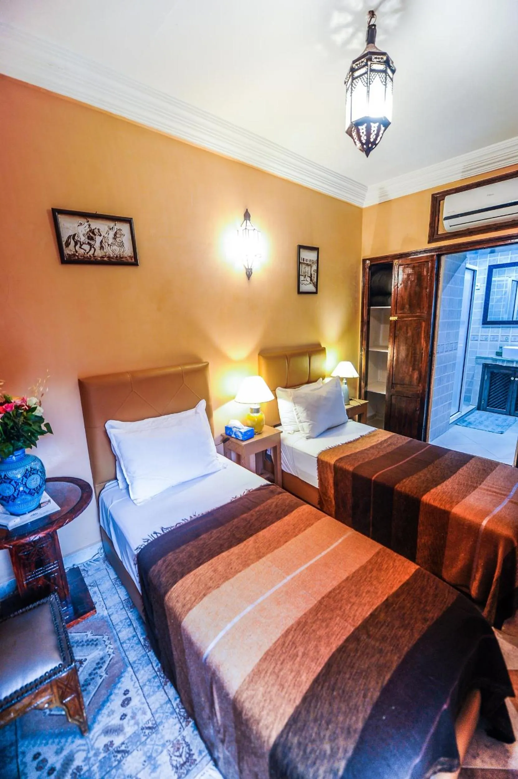 Photo of the whole room, Bed in Riad Errabii & Spa