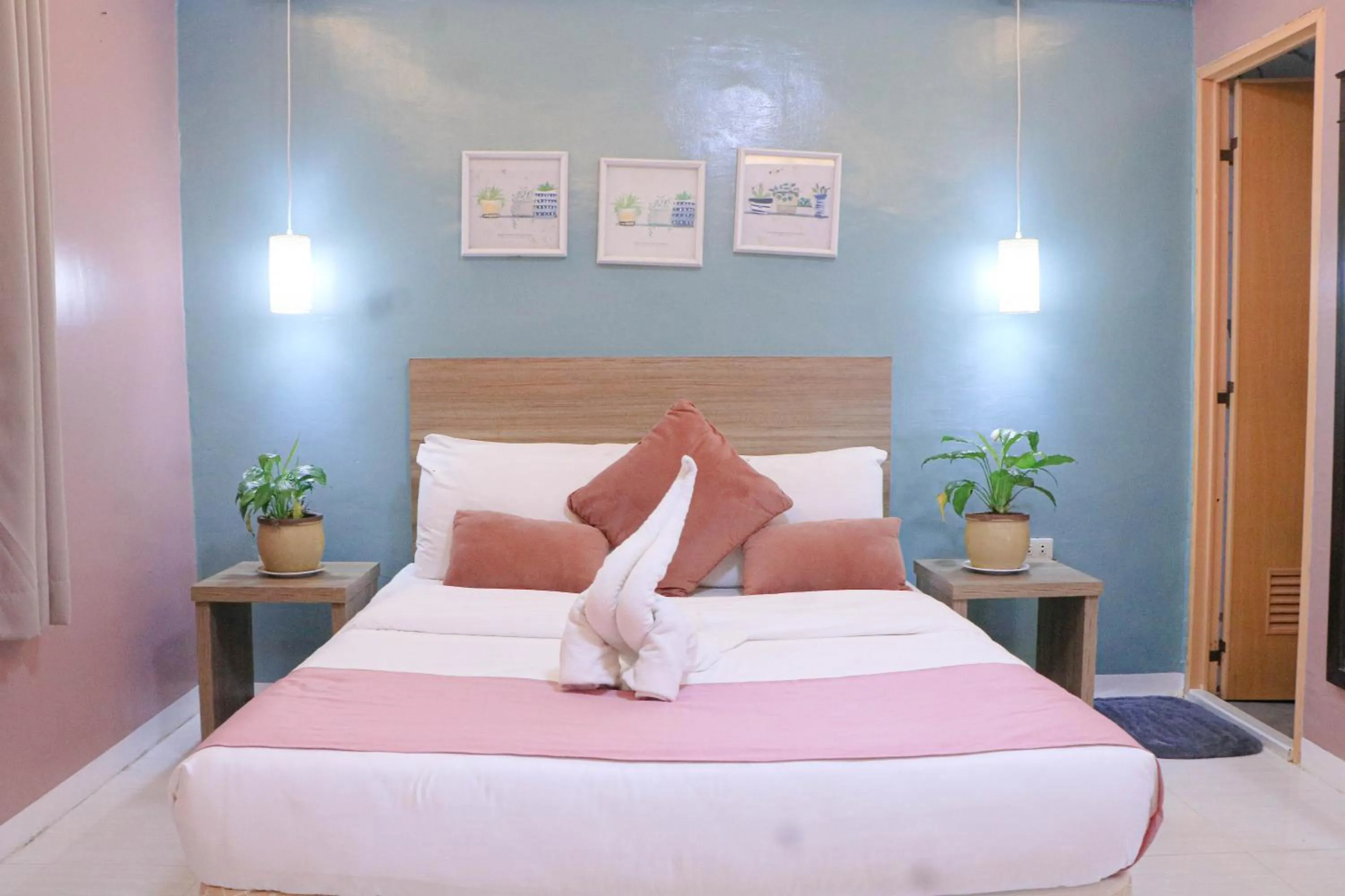 Bed in Samkara Restaurant and Garden Resort