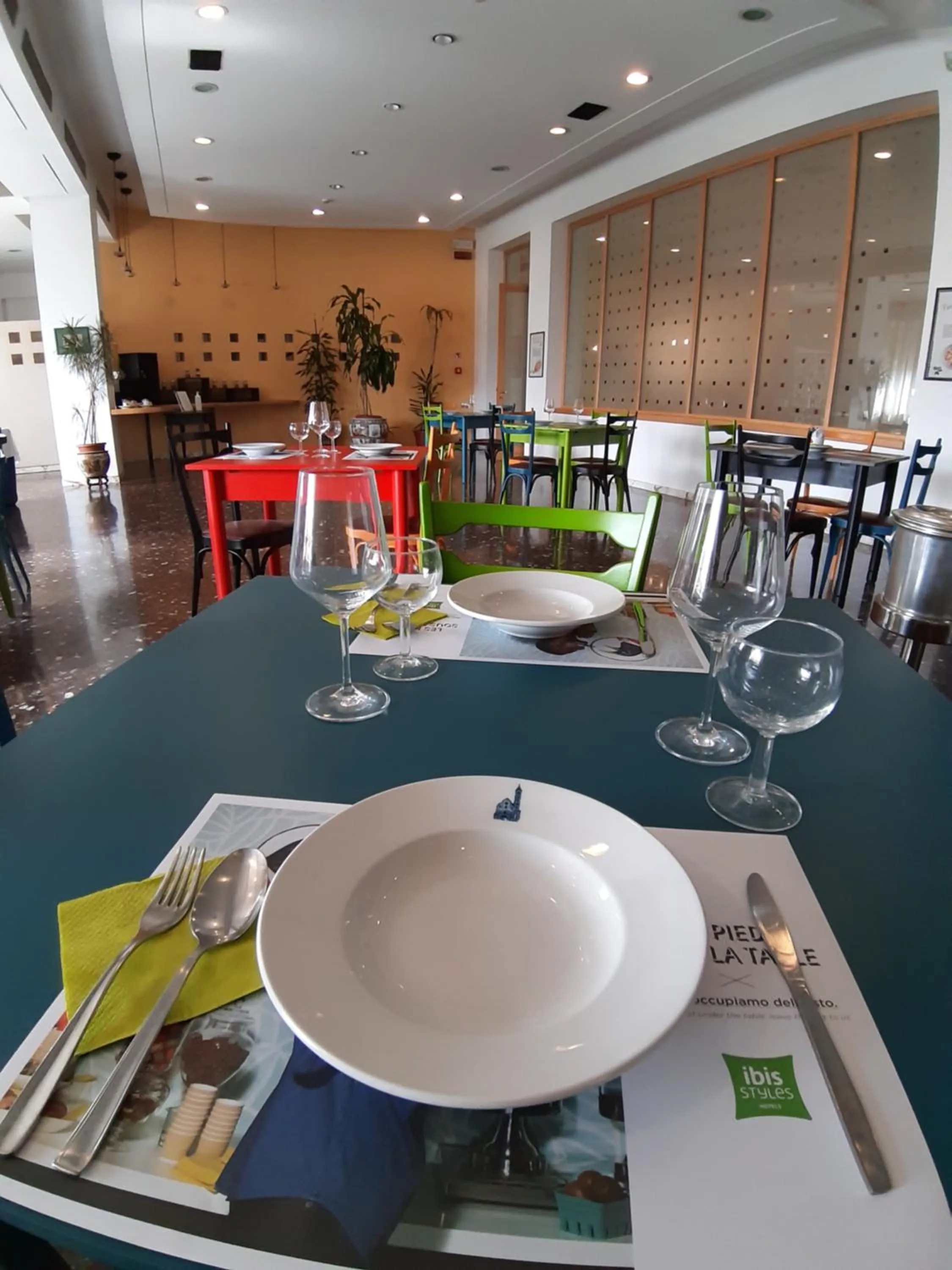 Restaurant/places to eat in ibis styles Trani