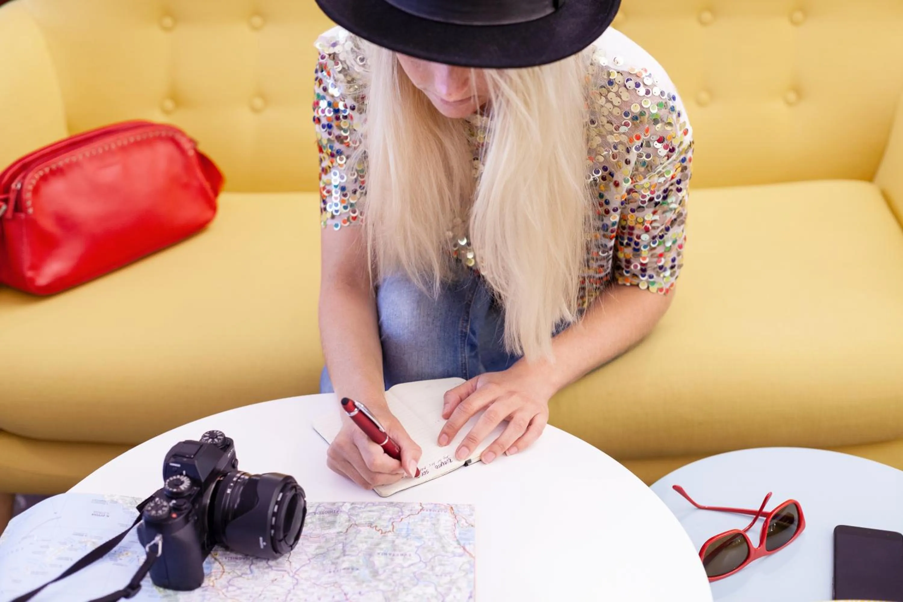 Communal lounge/ TV room in ibis styles Trani