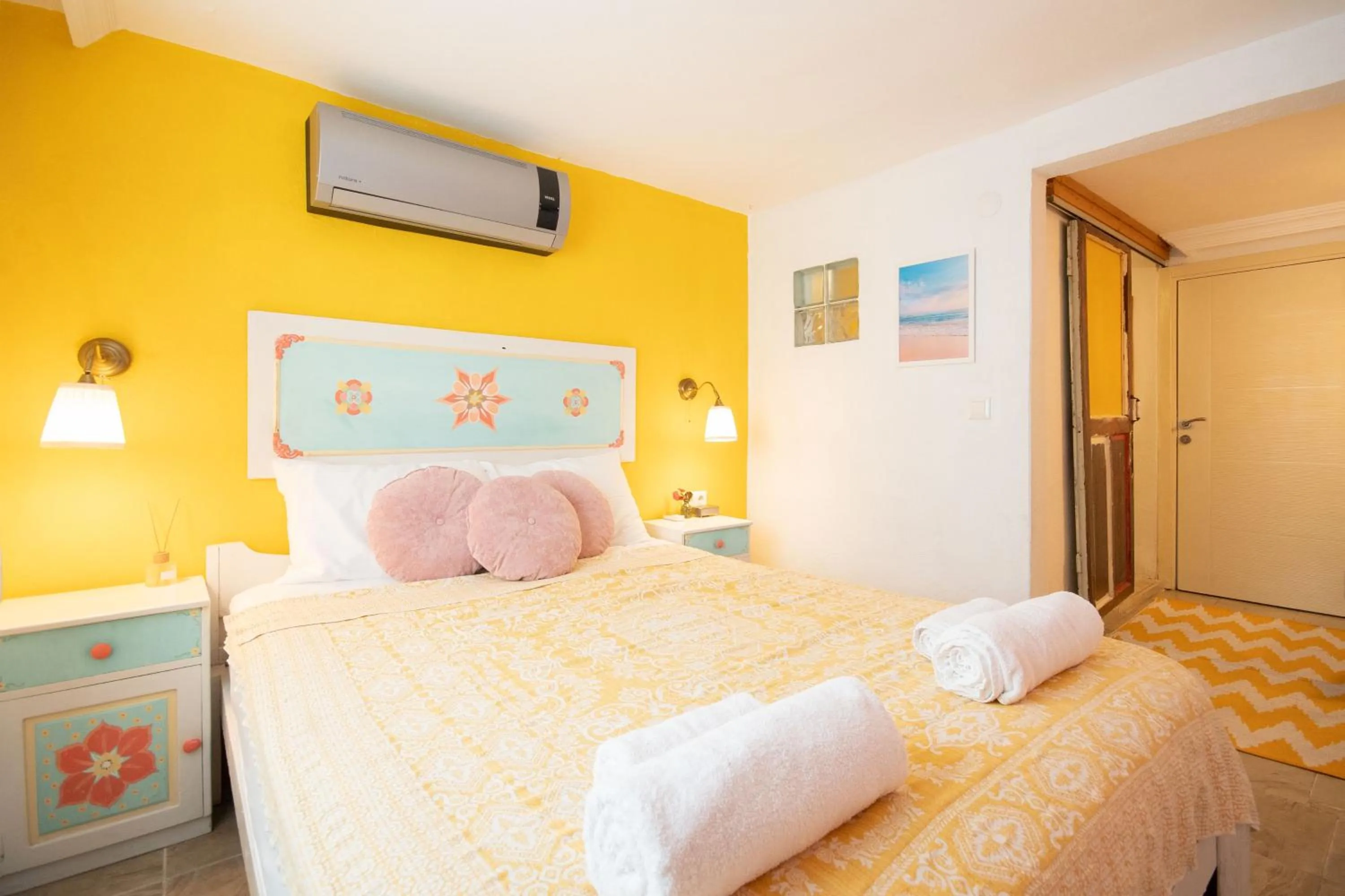 Bed in Kuytu Bed & Breakfast