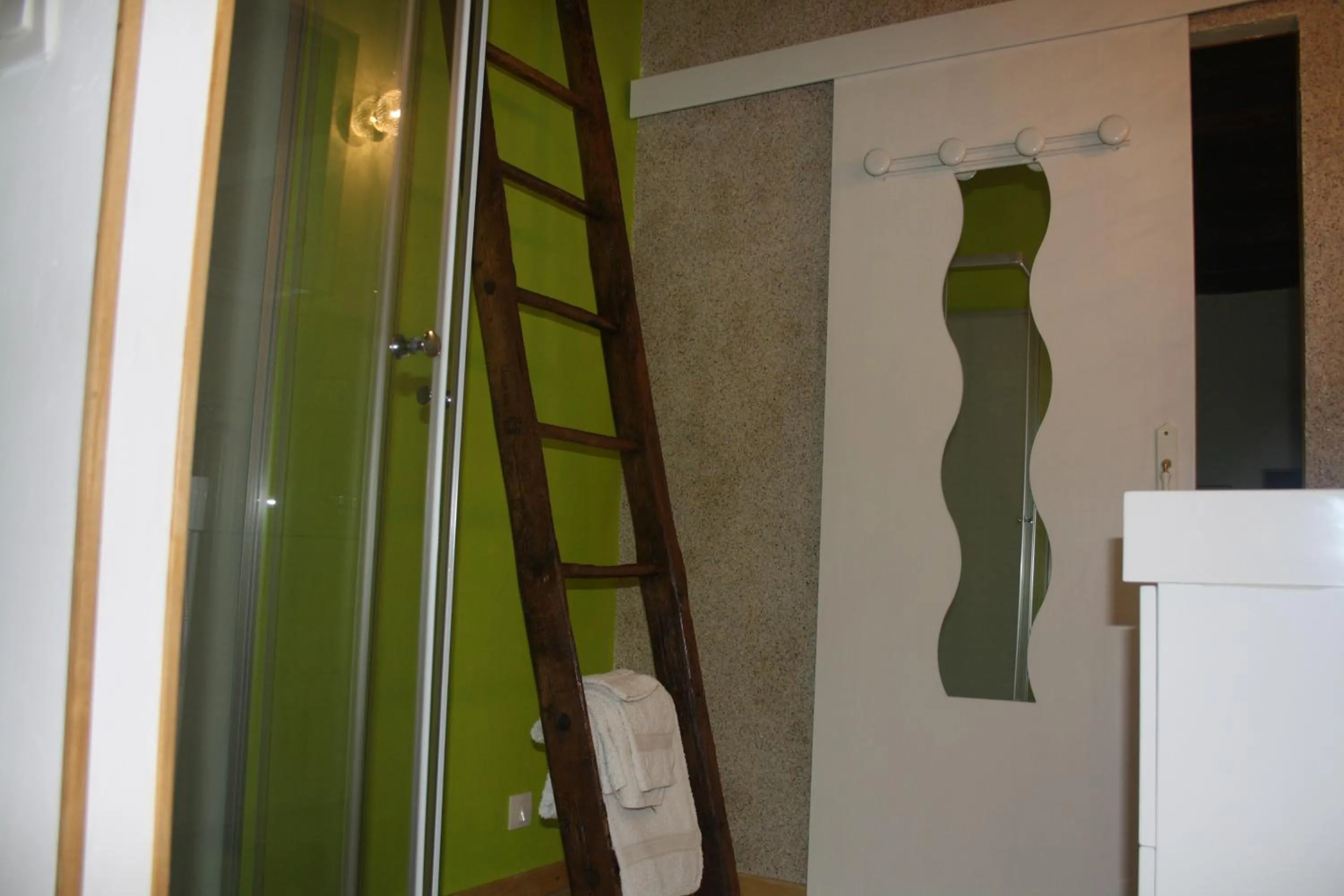 Shower in B&B Le Relais de Chantecor