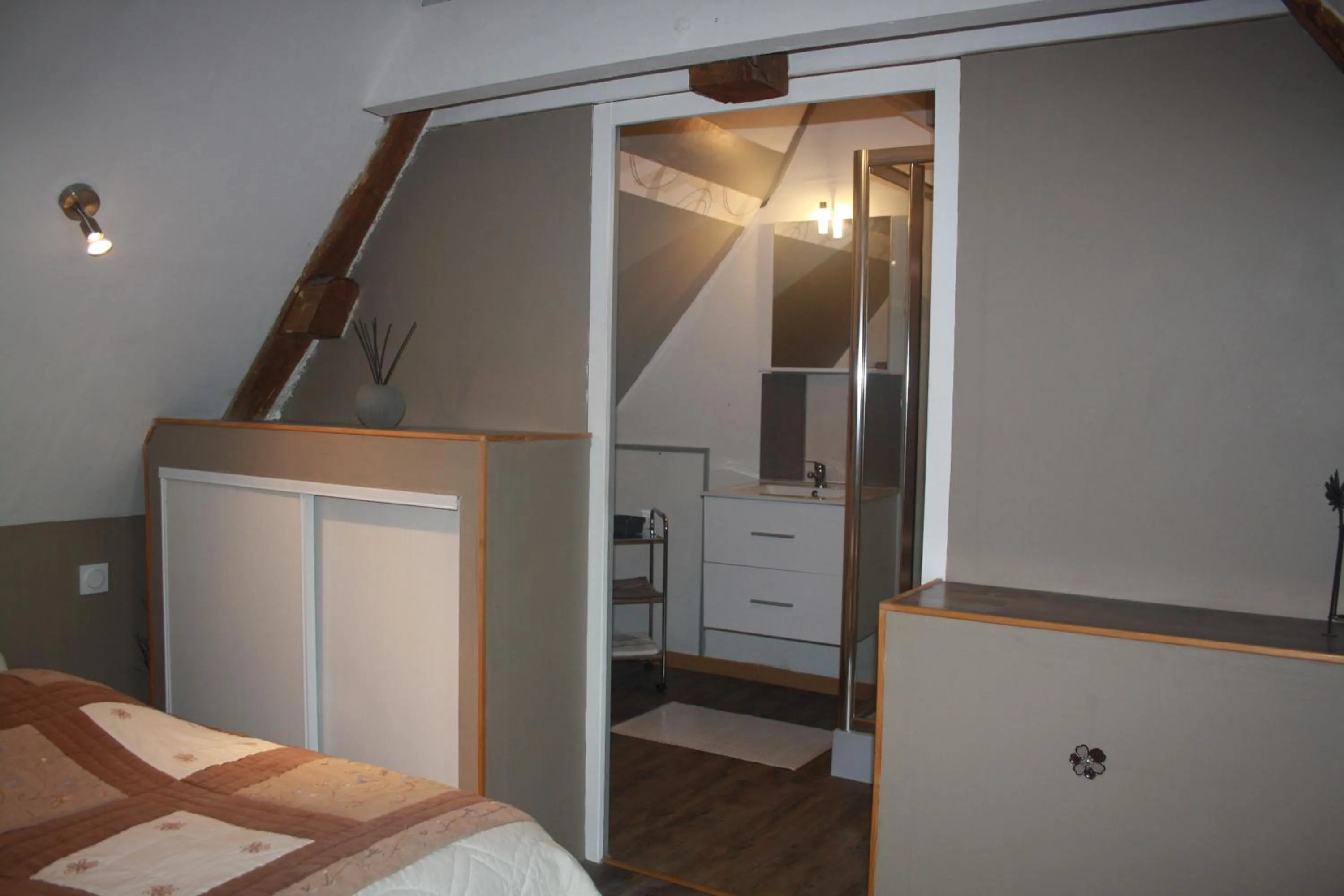 Bathroom, Bed in B&B Le Relais de Chantecor