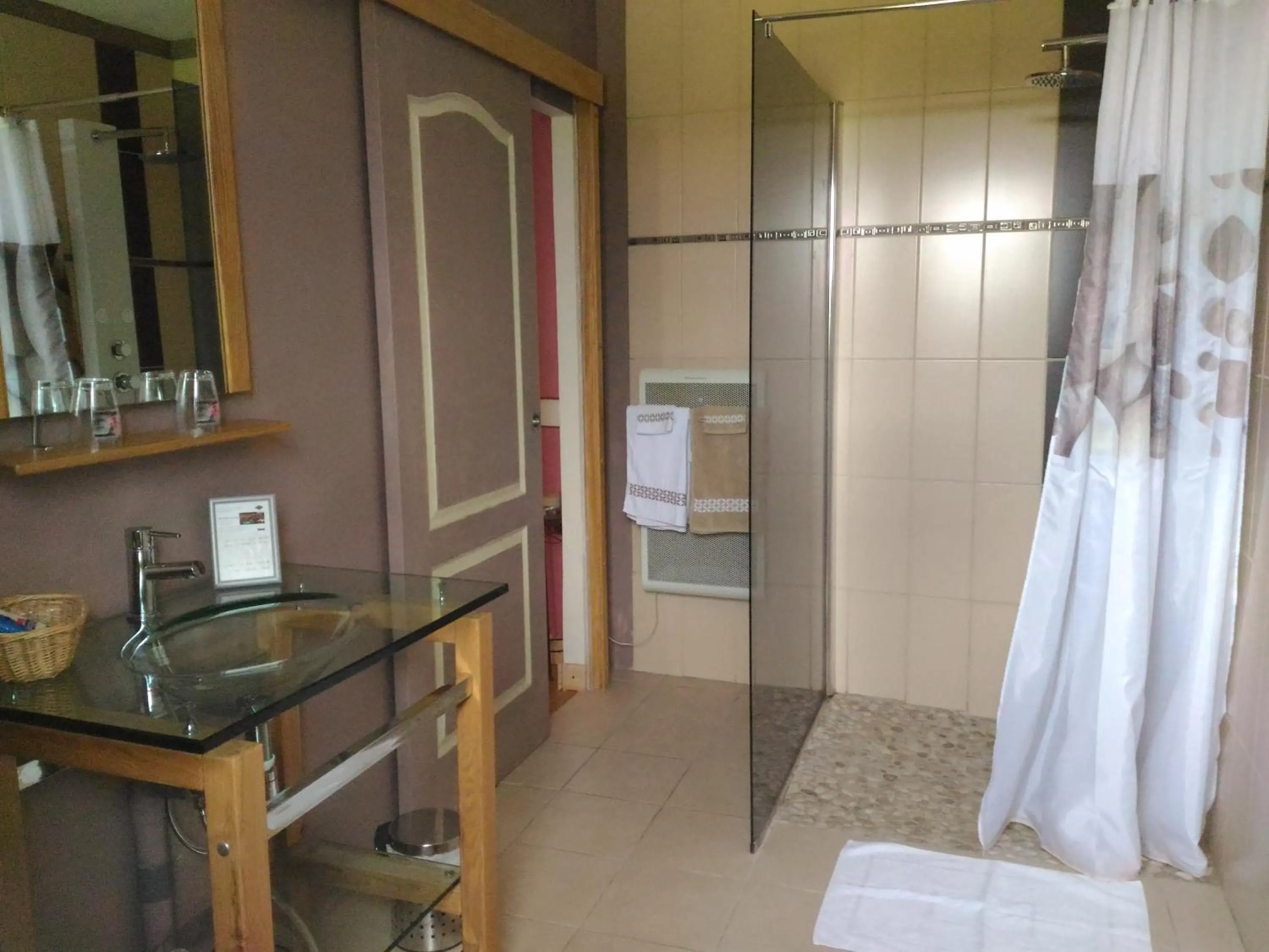 Bathroom in B&B Le Relais de Chantecor