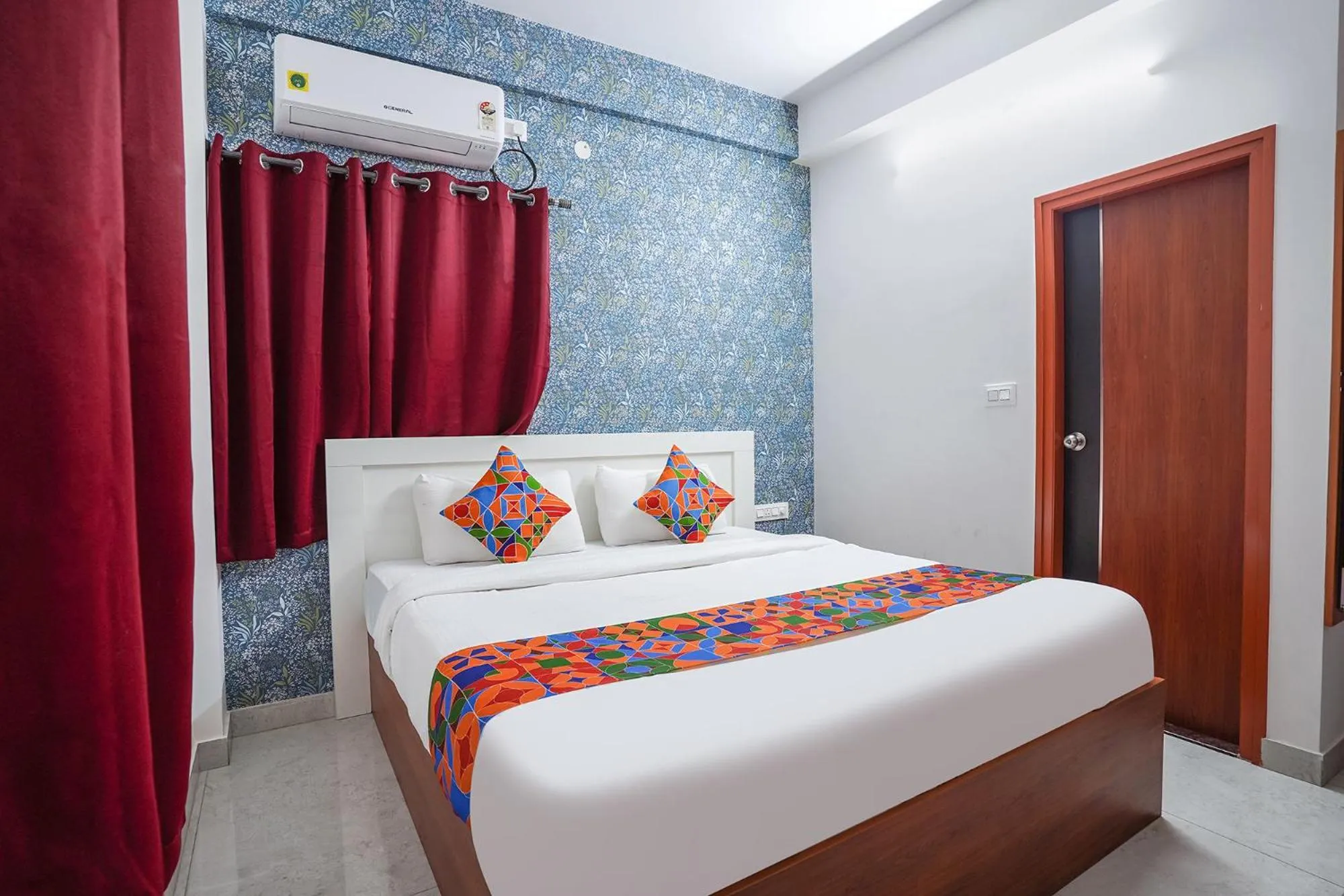 Bed in FabHotel Royal Platinum Suites