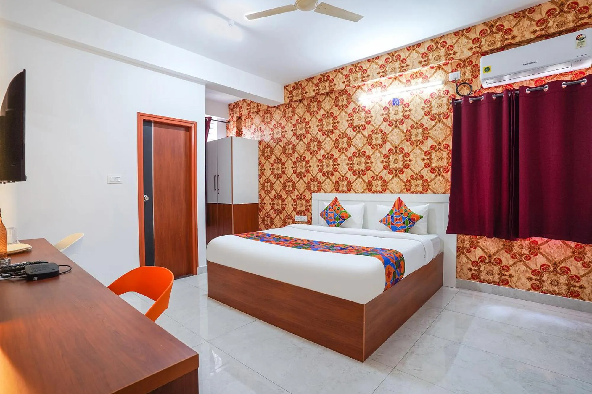 Bed in FabHotel Royal Platinum Suites