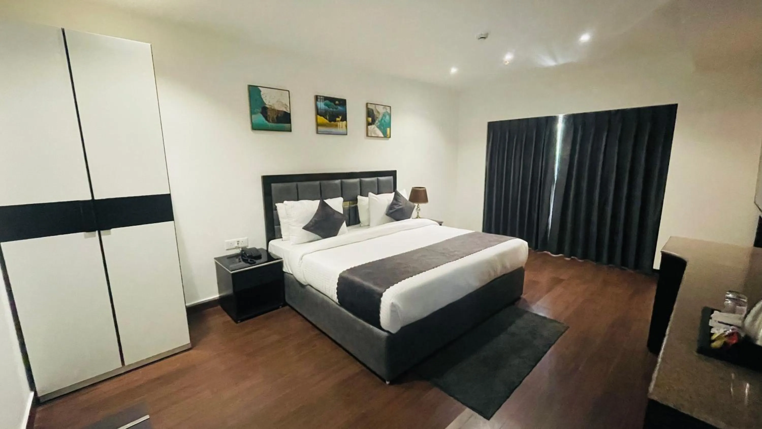 Bed in Saltstayz Select - Malcha & Chankyapuri