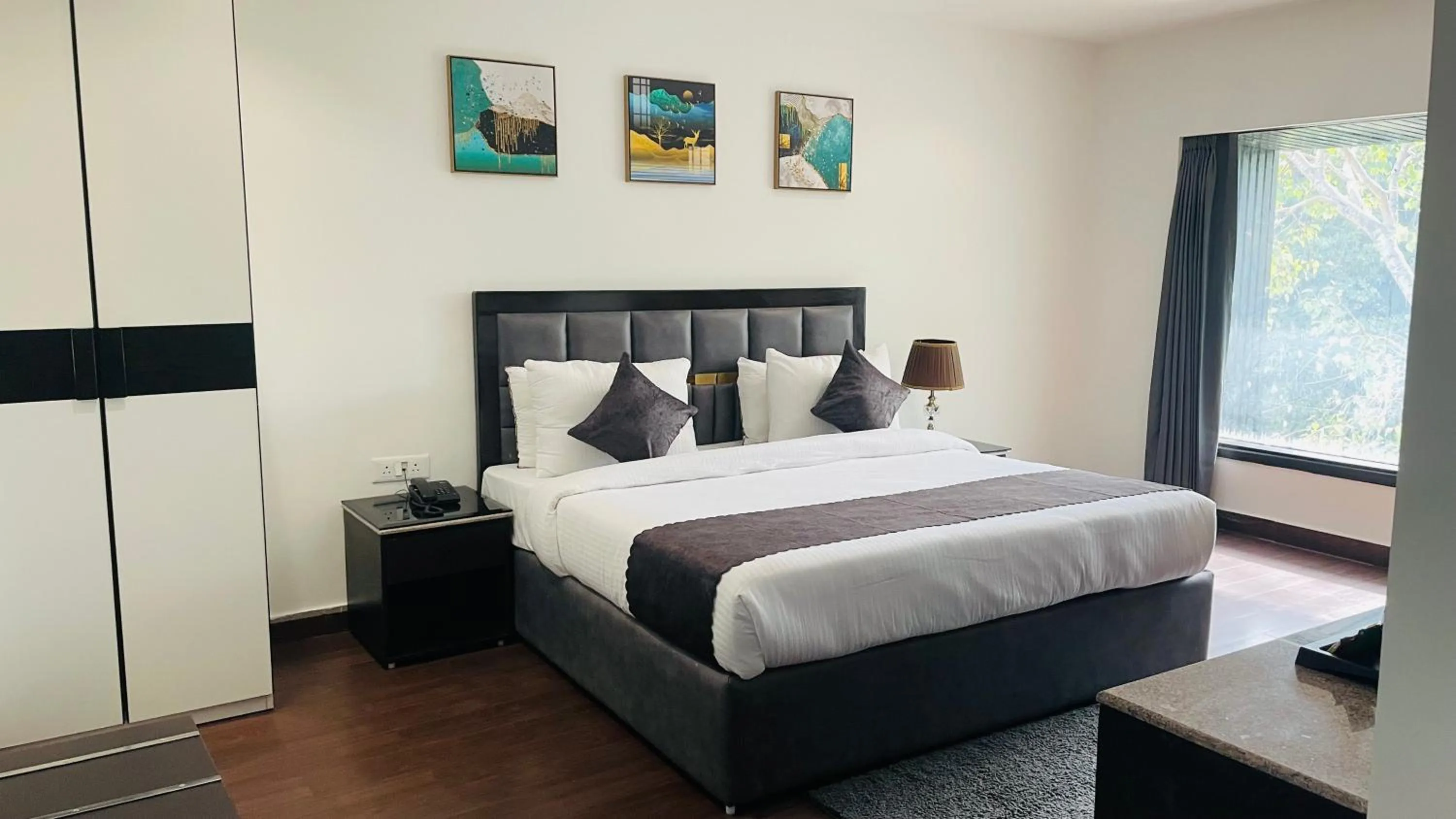 Bed in Saltstayz Select - Malcha & Chankyapuri