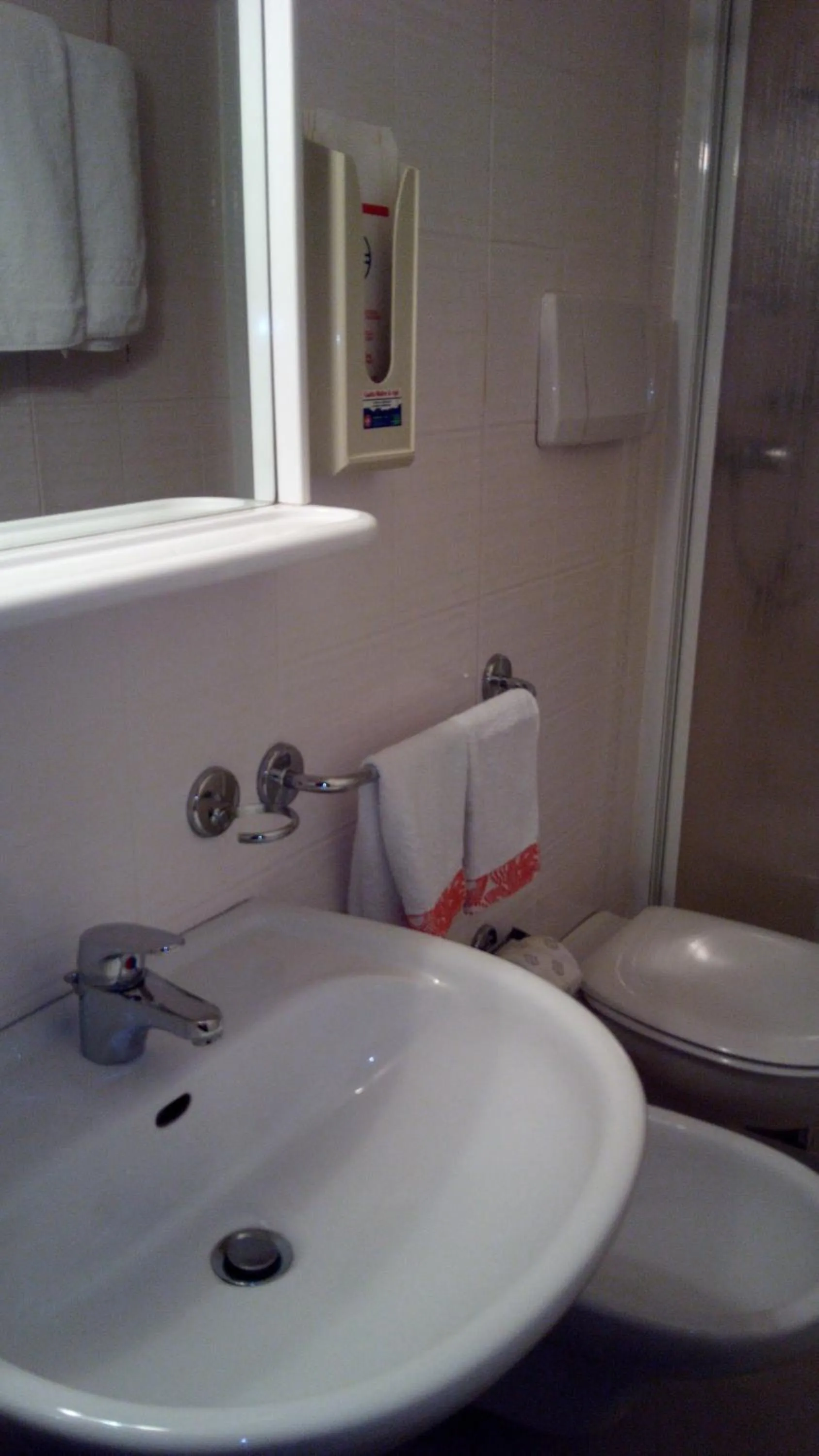 Bathroom in Hotel Violetta