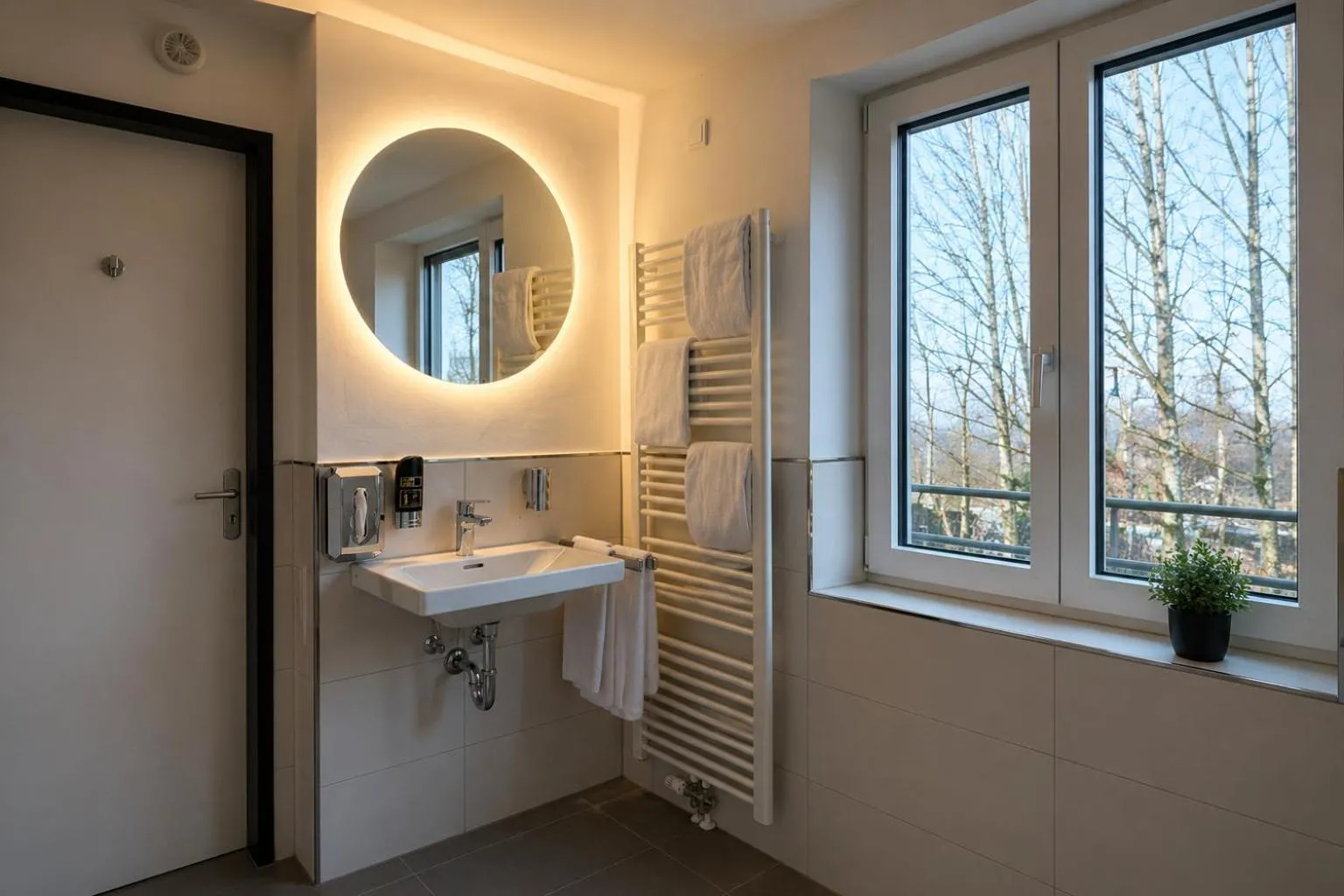 Bathroom in Lillys Hotel München