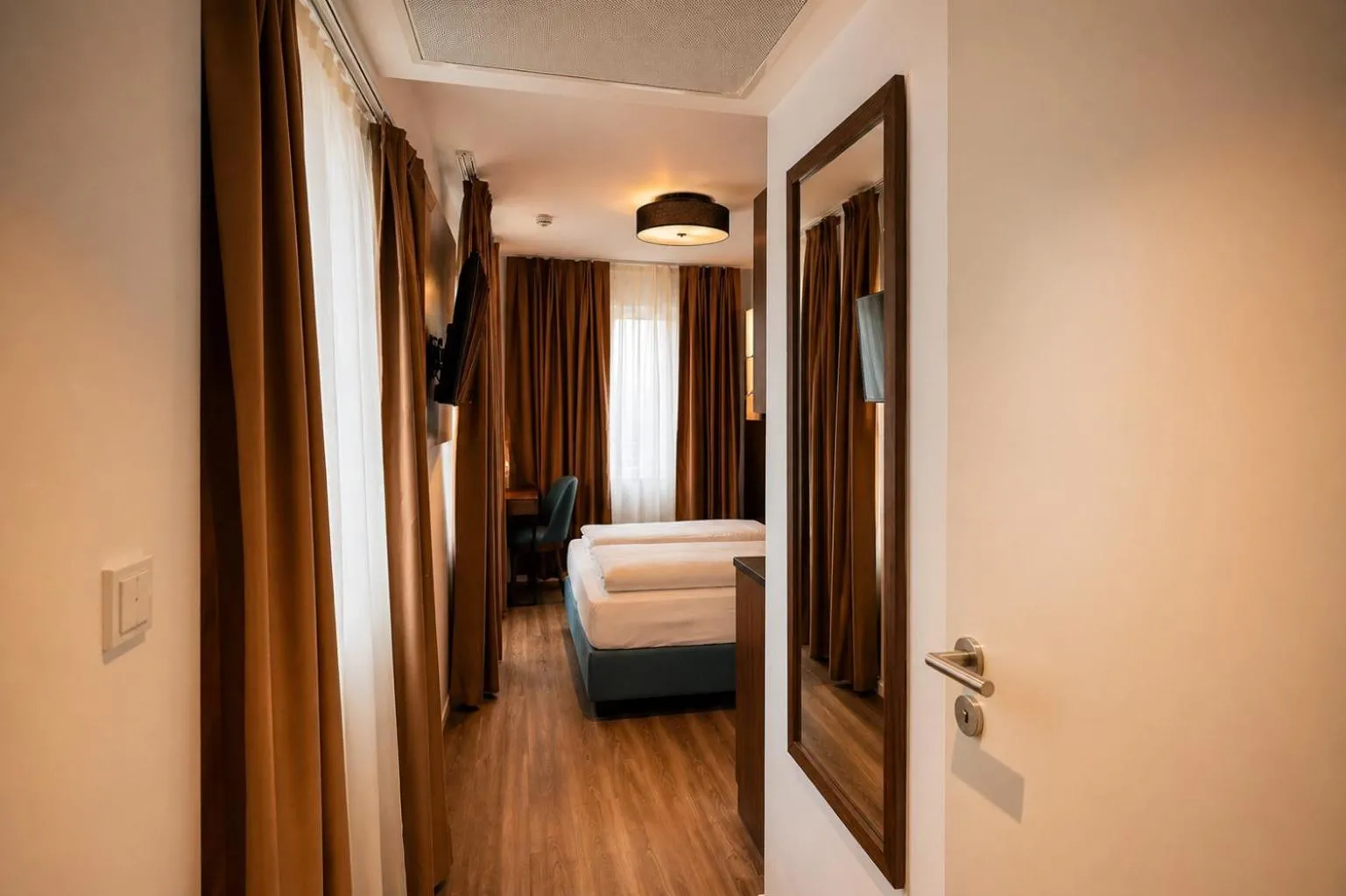 Living room, Bed in Lillys Hotel München