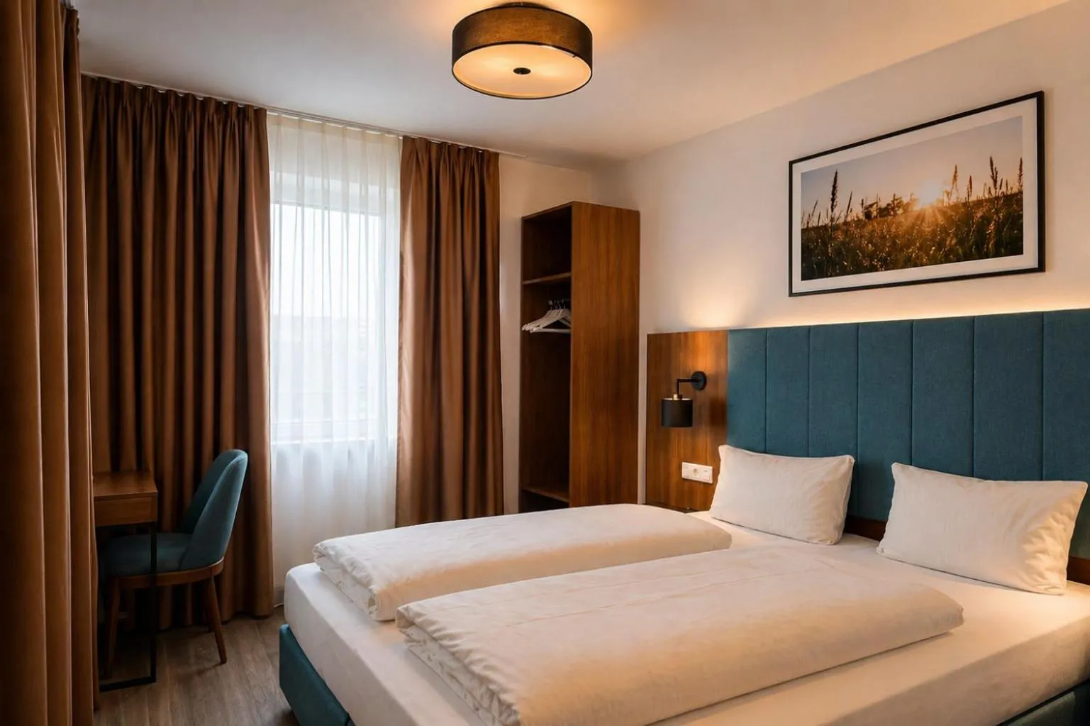 Living room, Bed in Lillys Hotel München