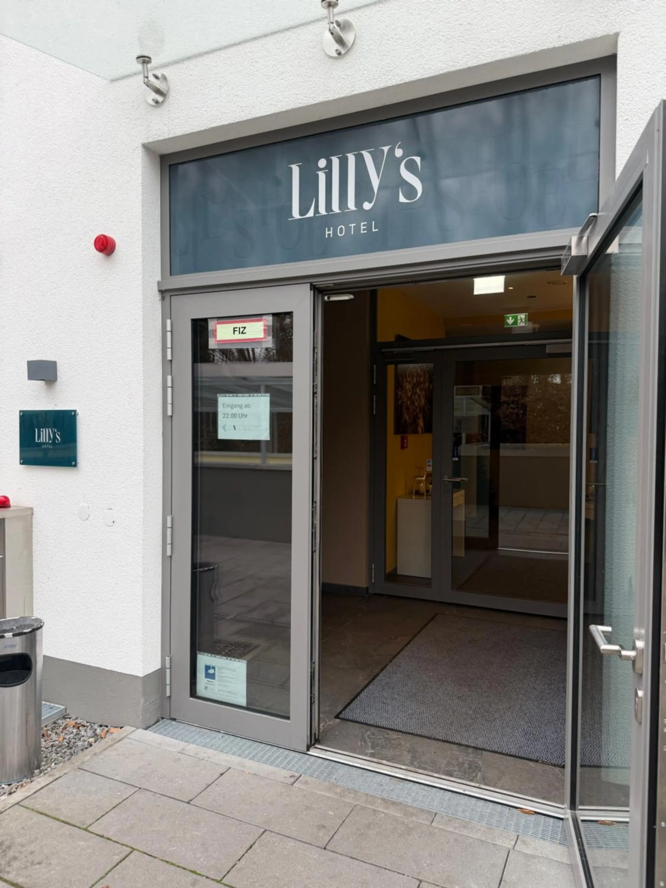 Property building in Lillys Hotel München