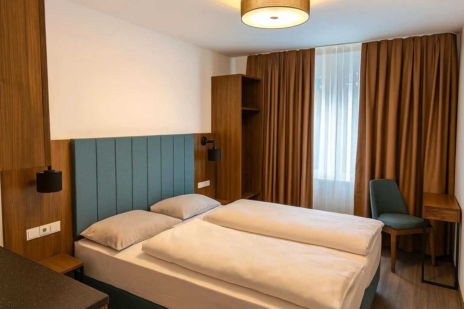 Bed in Lillys Hotel München