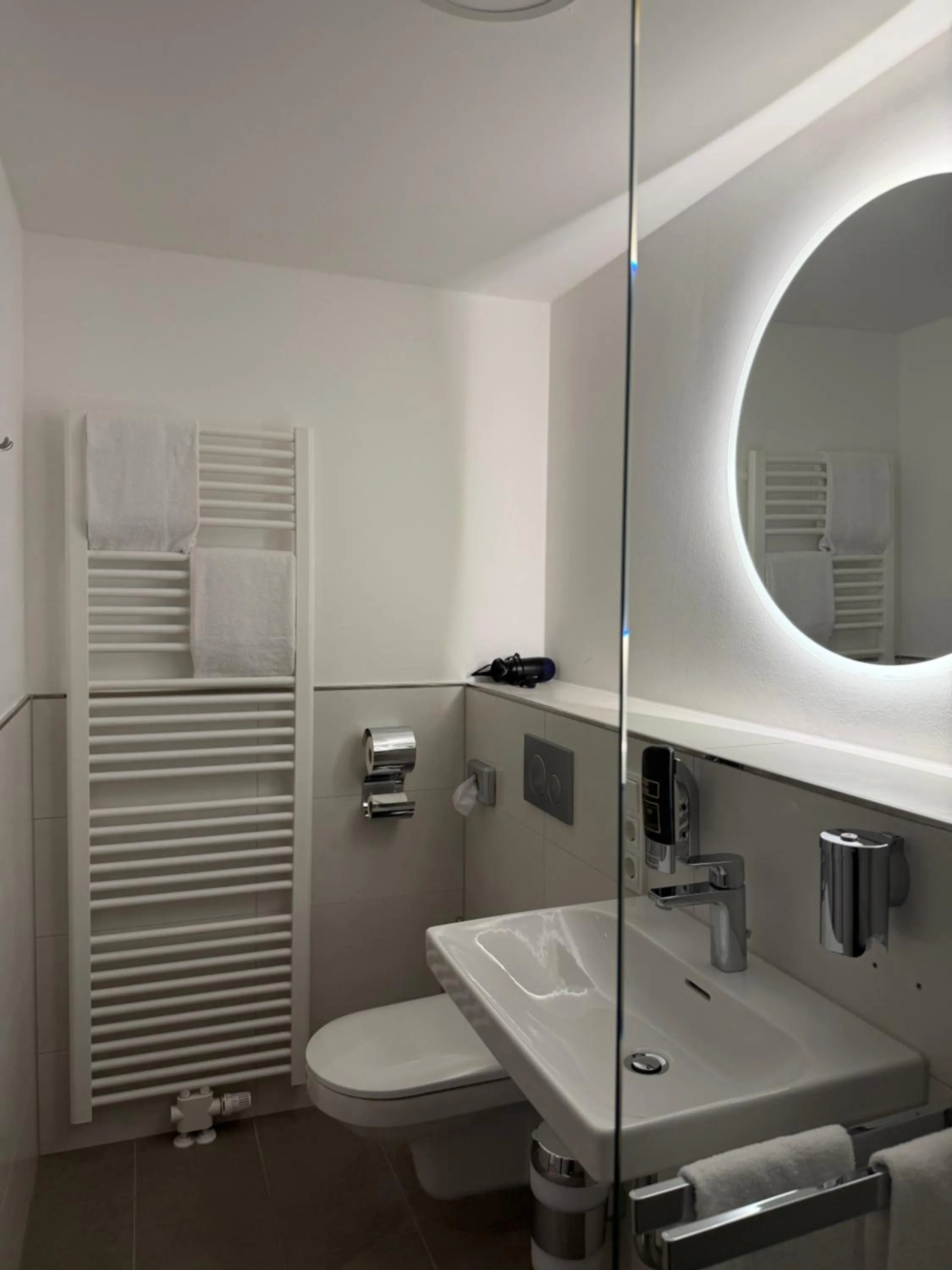 Shower in Lillys Hotel München