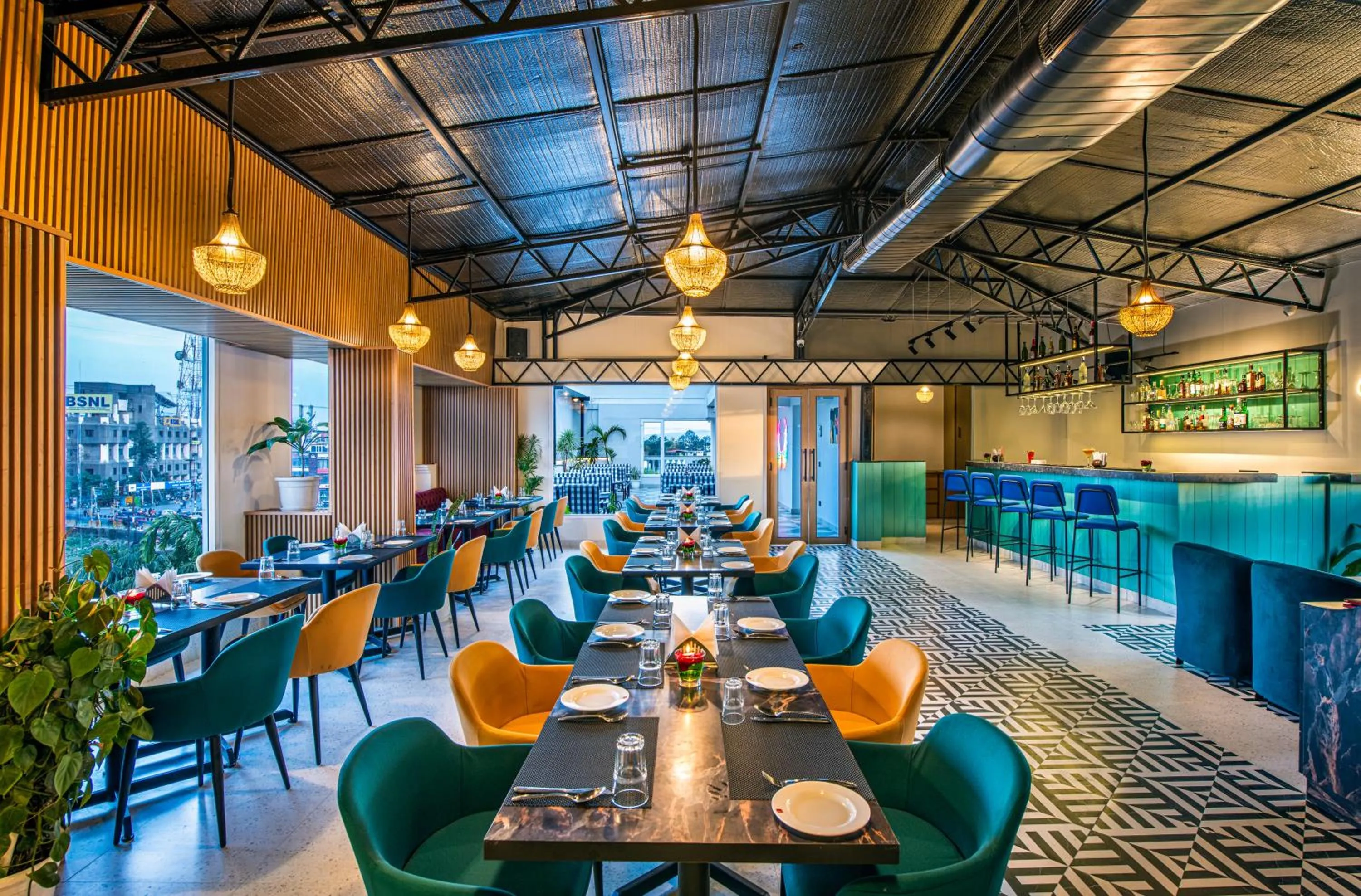 Restaurant/places to eat in Lords Eco Inn Dehradun