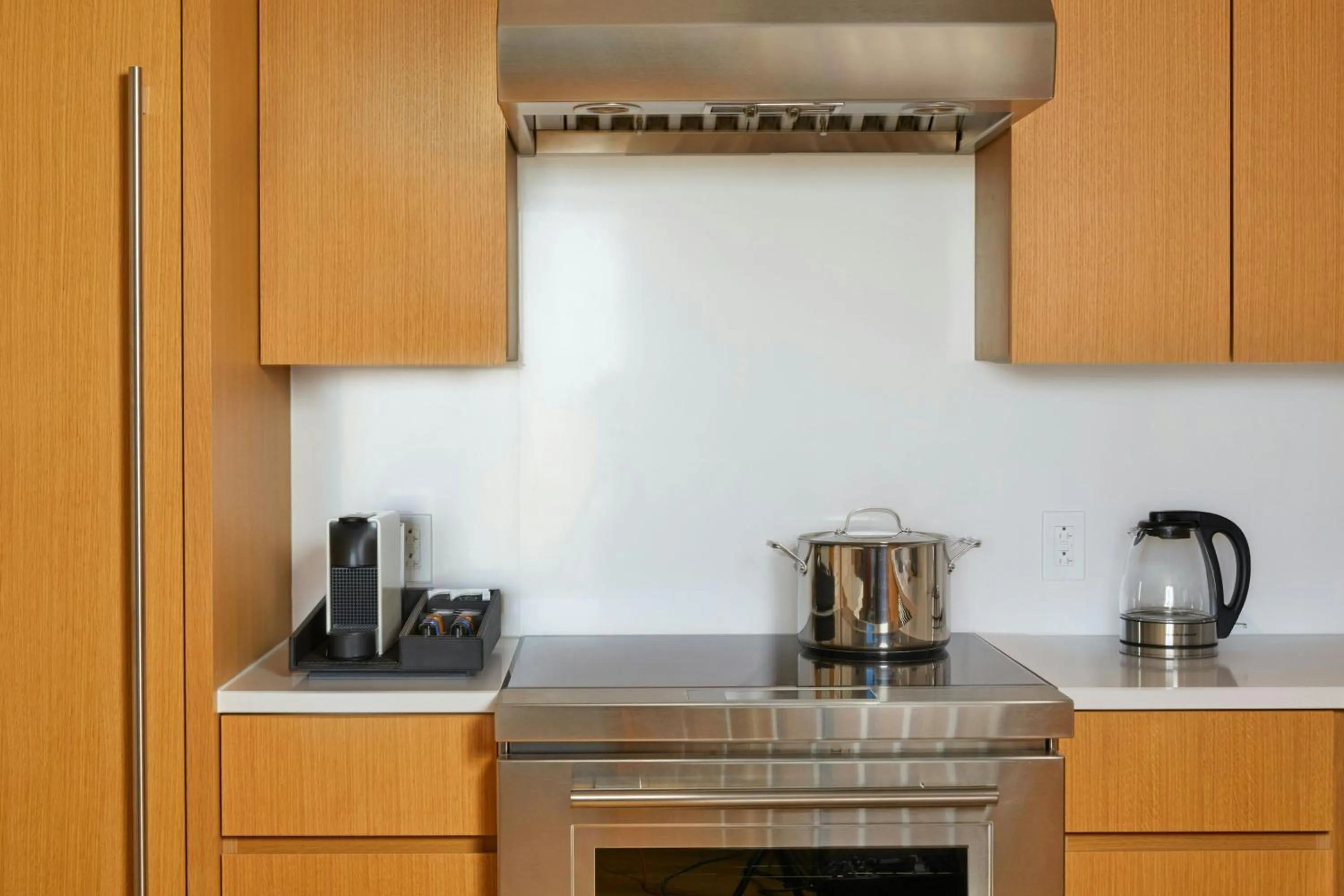 Kitchen or kitchenette in Renaissance Residences Oahu Honolulu