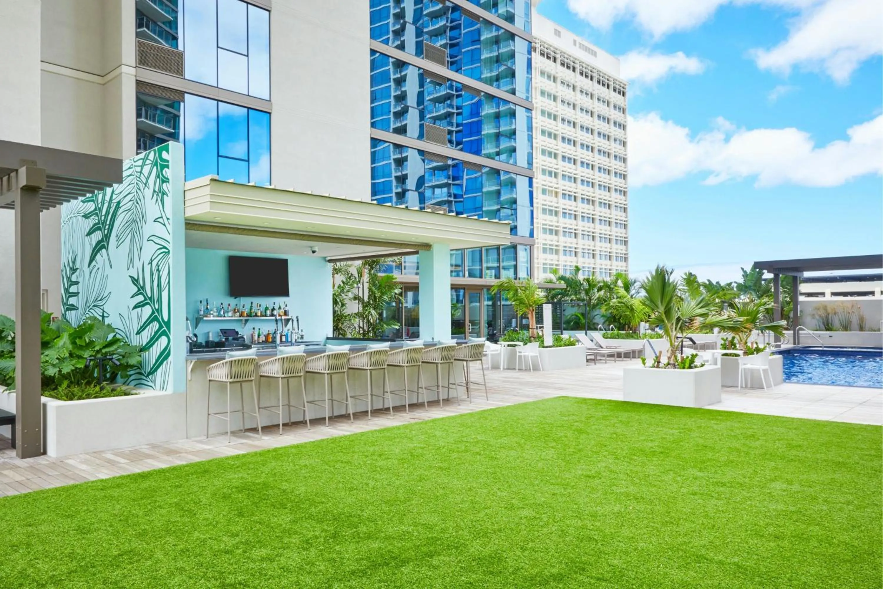 Lounge or bar in Renaissance Residences Oahu Honolulu