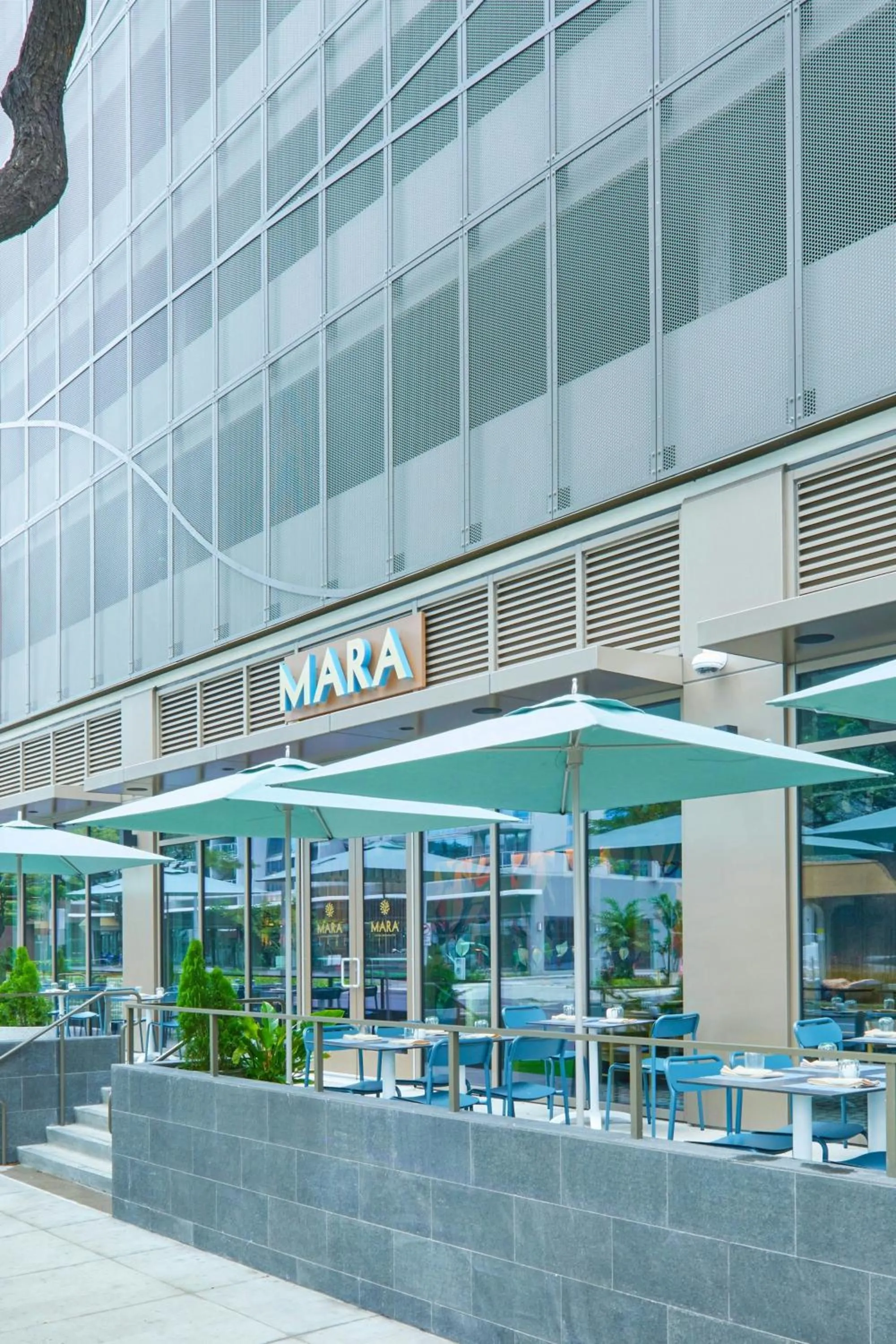 Restaurant/places to eat in Renaissance Residences Oahu Honolulu