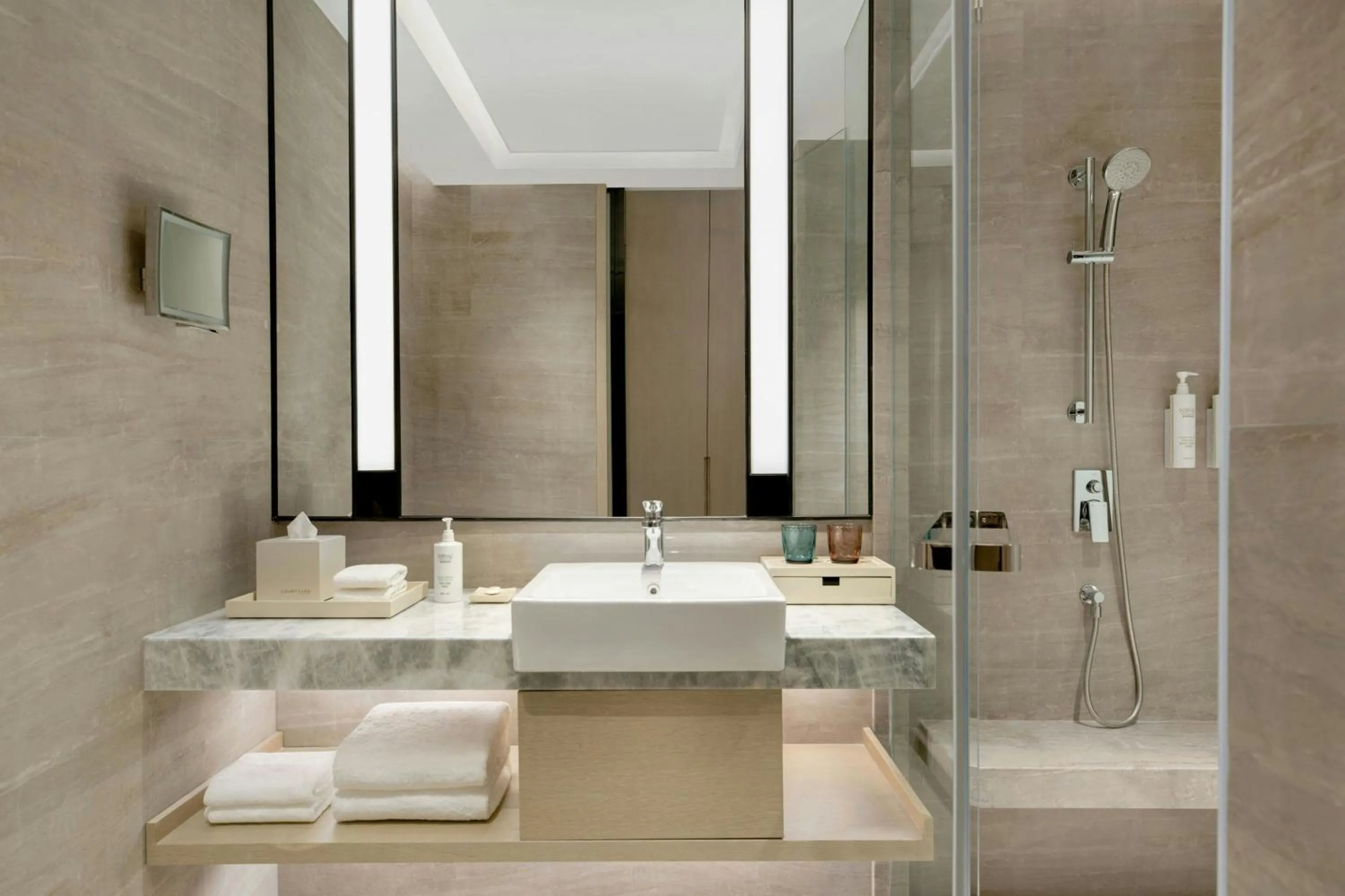 Bathroom in Courtyard by Marriott Shanwei Haifeng