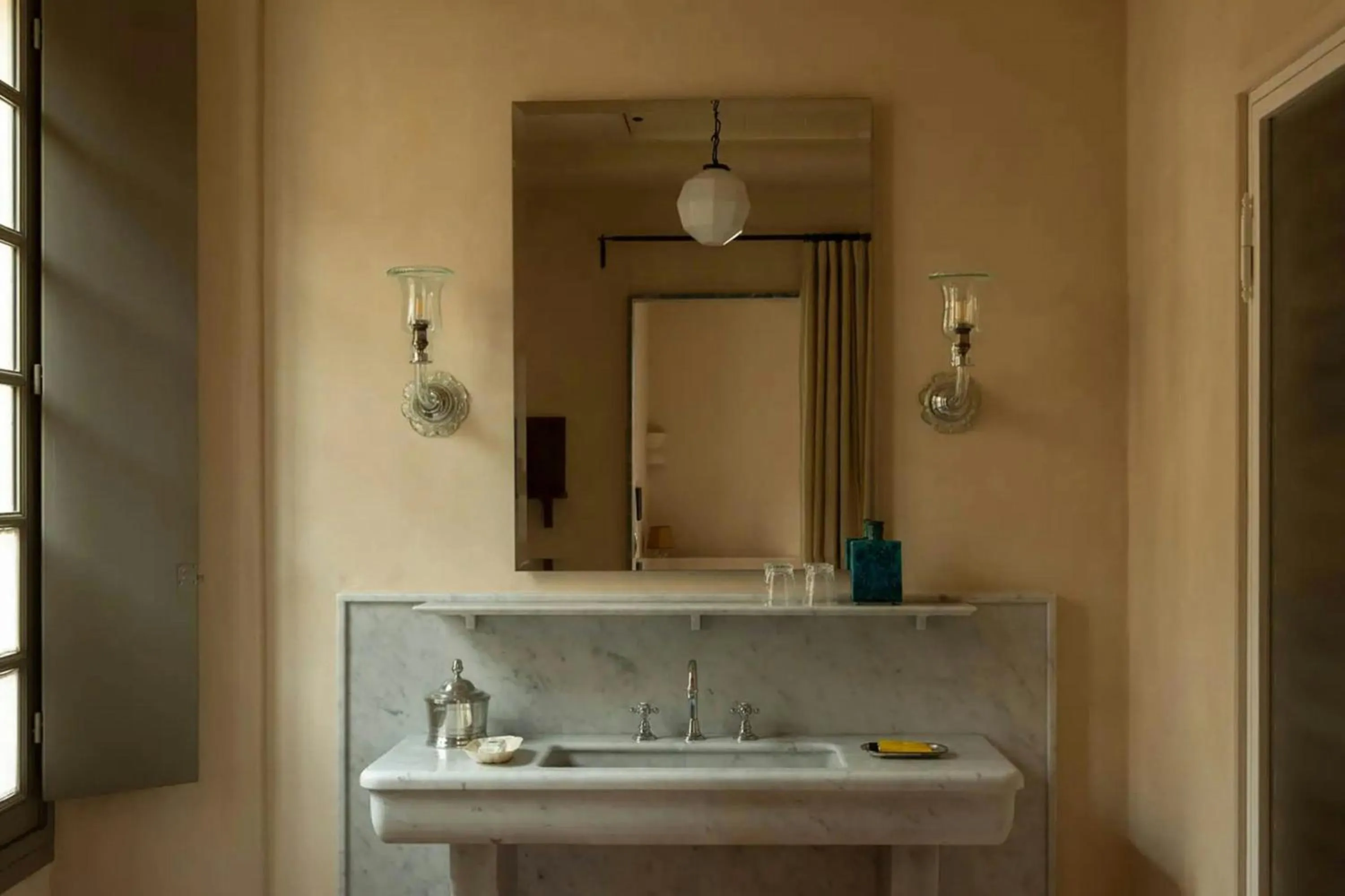 Bathroom in Hôtel du Couvent, a Luxury Collection Hotel, Nice