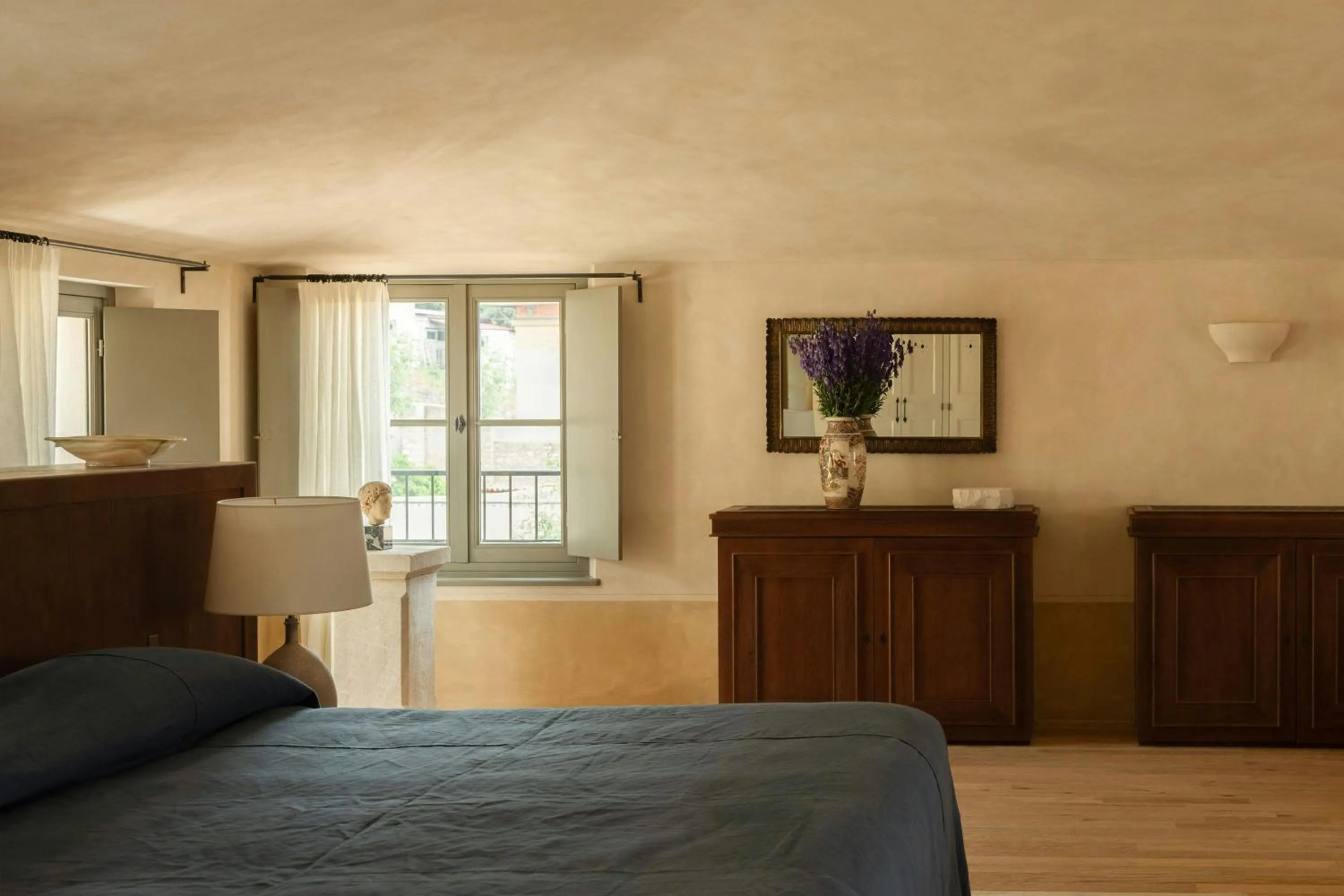 Photo of the whole room, Bed in Hôtel du Couvent, a Luxury Collection Hotel, Nice