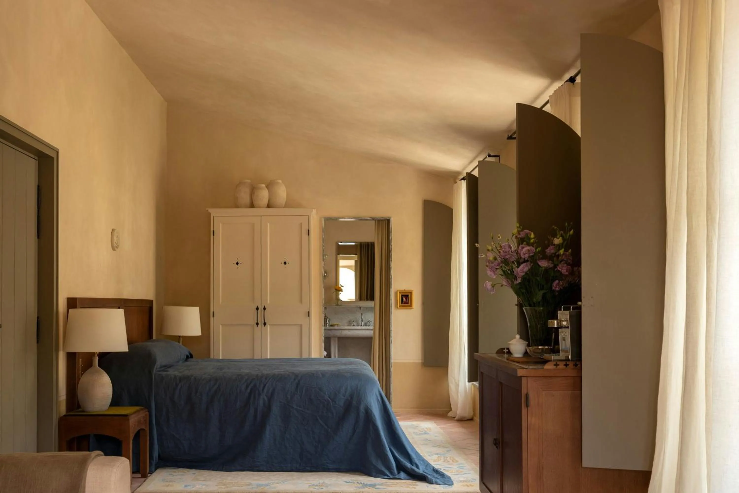 Photo of the whole room, Bed in Hôtel du Couvent, a Luxury Collection Hotel, Nice