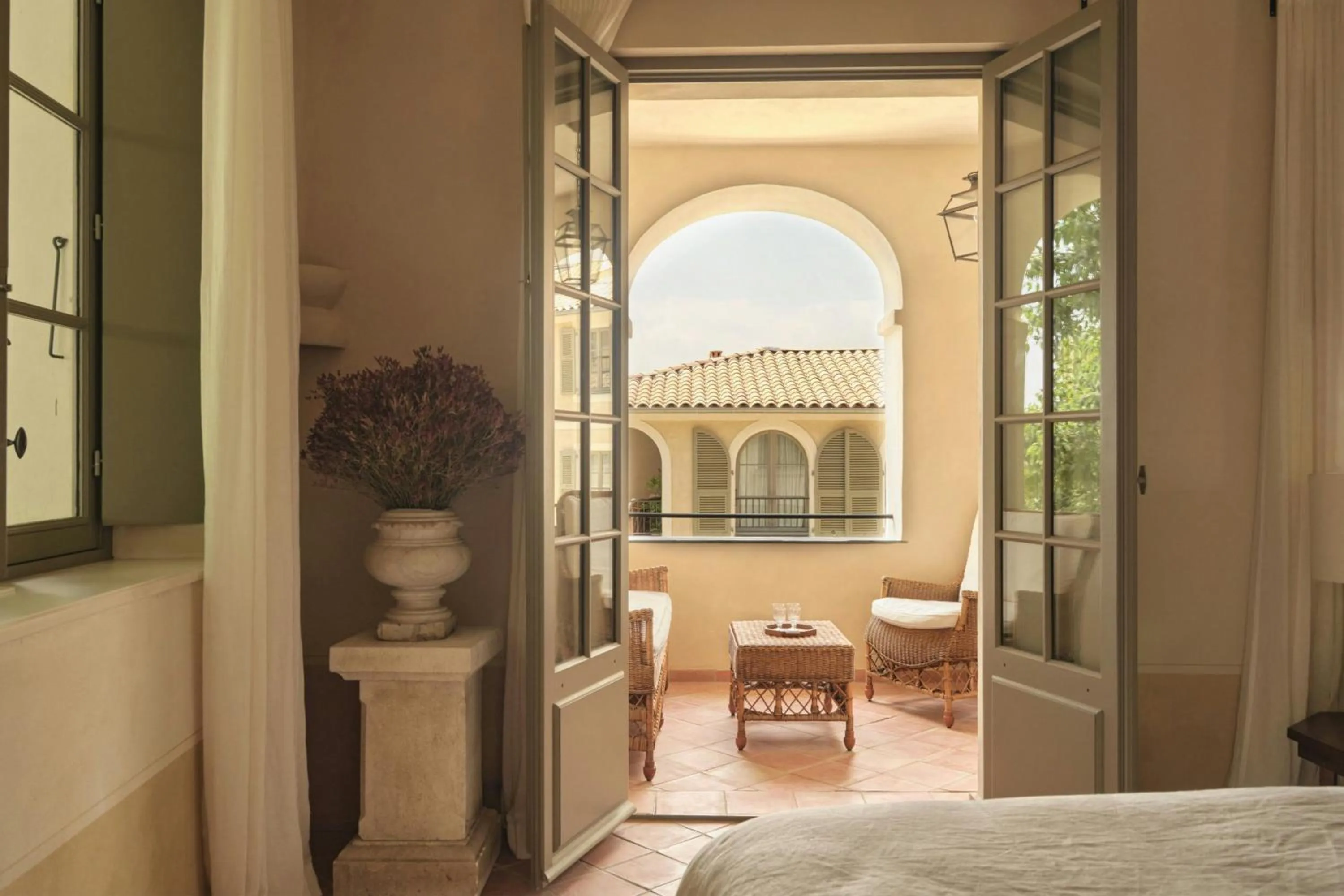 Photo of the whole room, Bed in Hôtel du Couvent, a Luxury Collection Hotel, Nice