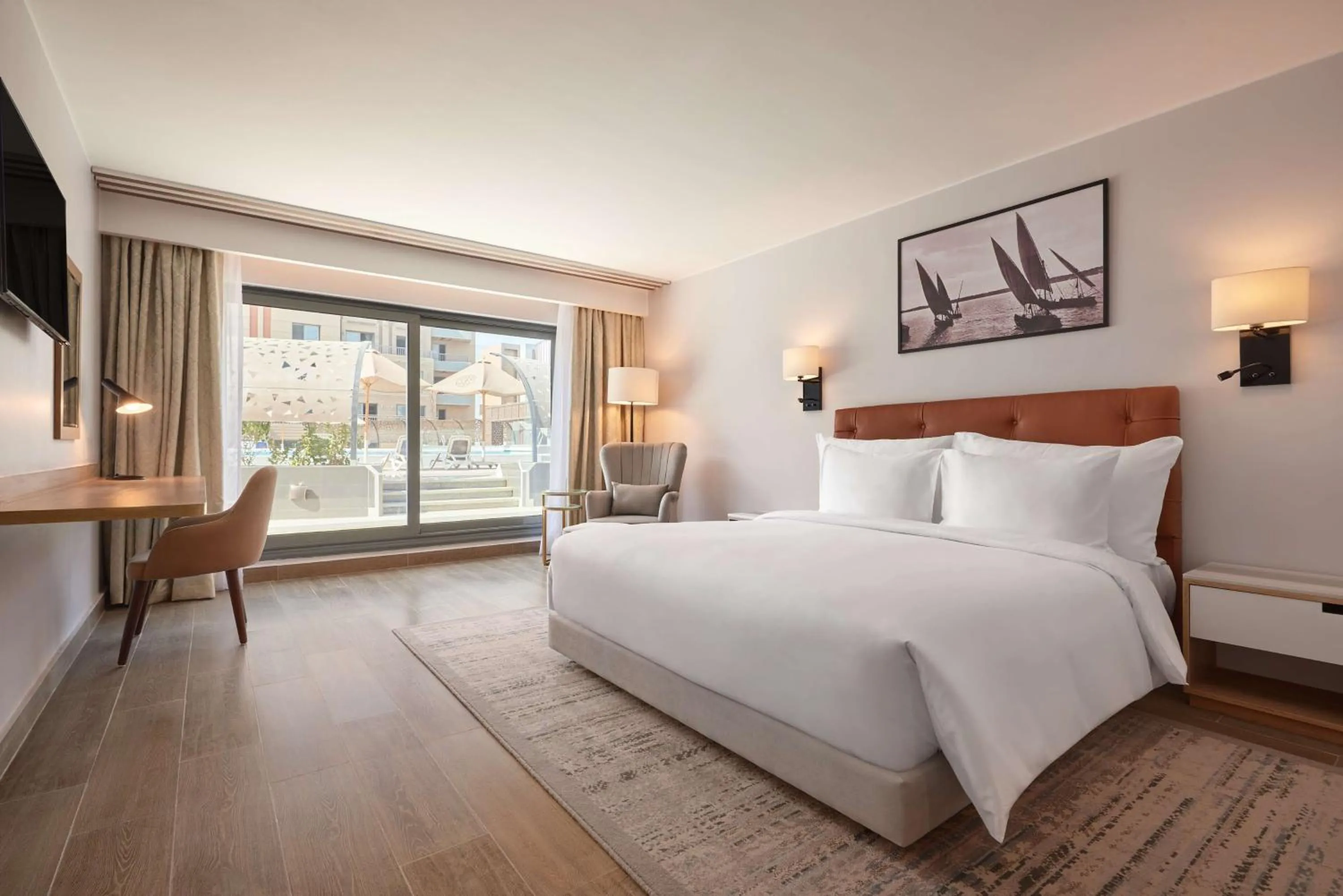 Bedroom, Bed in Radisson Residences Cairo Heliopolis