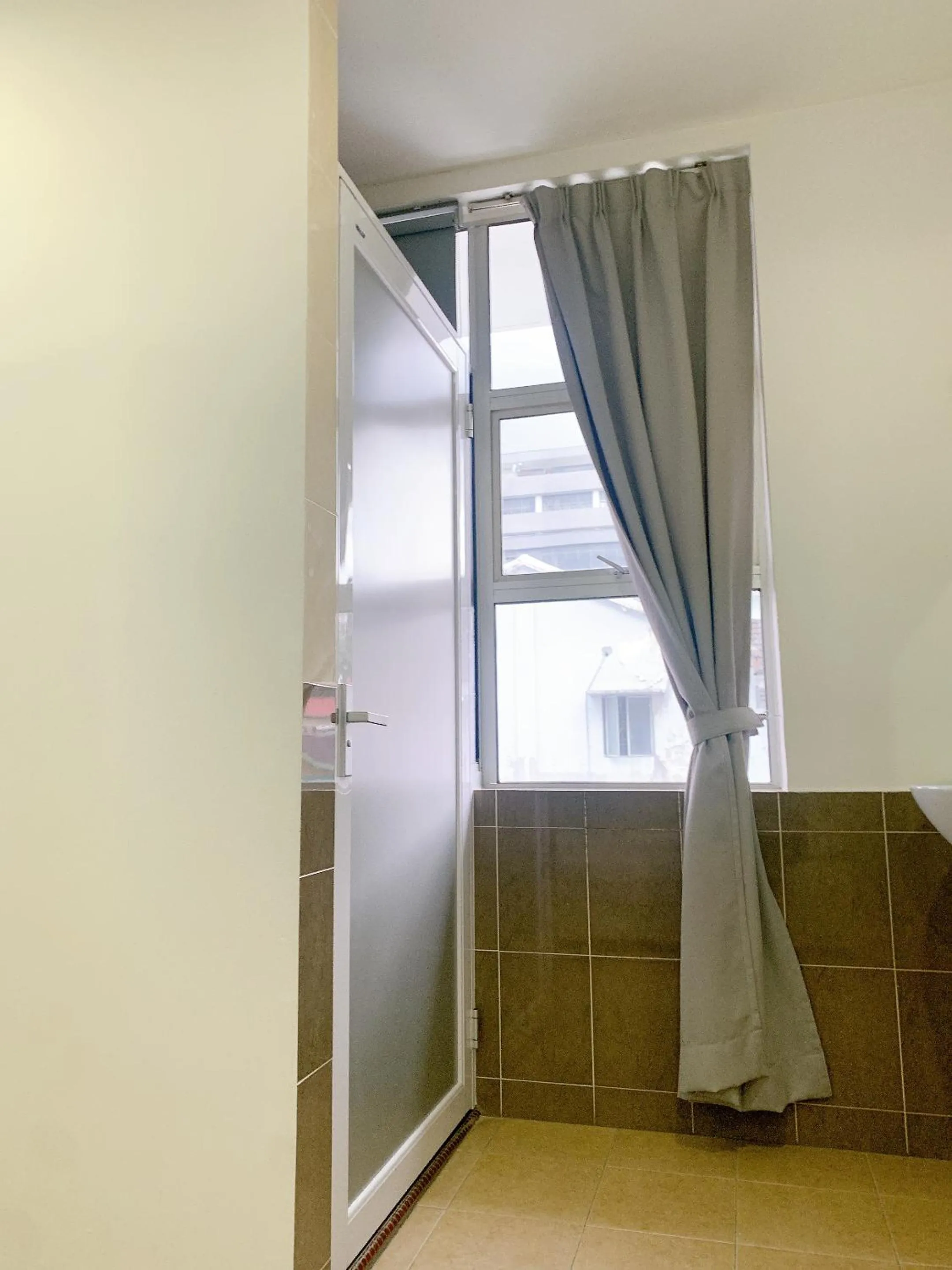 Shower in One Stop Hotel Ipoh