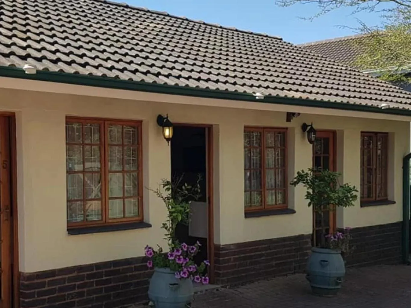 Property building in 40 on Ilkey B&B