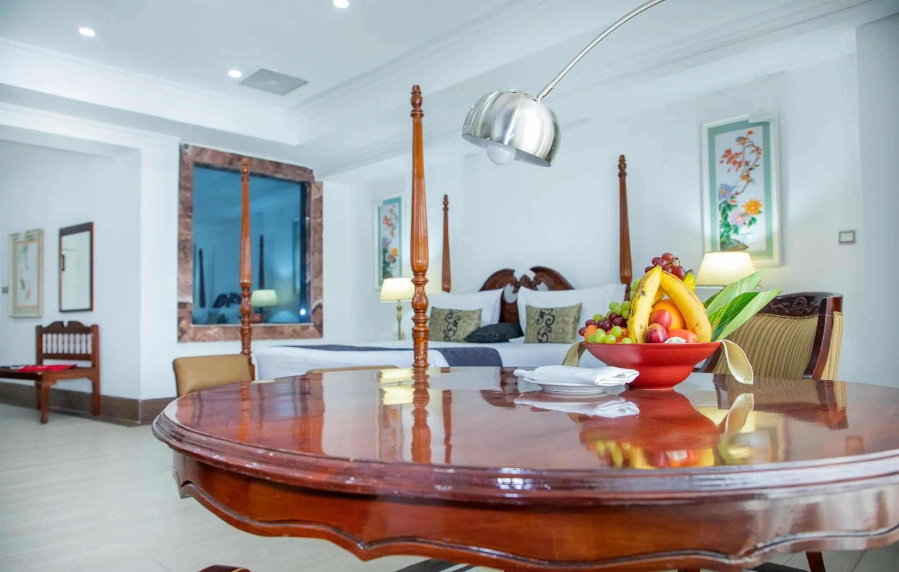 Dining area in Weston Hotel